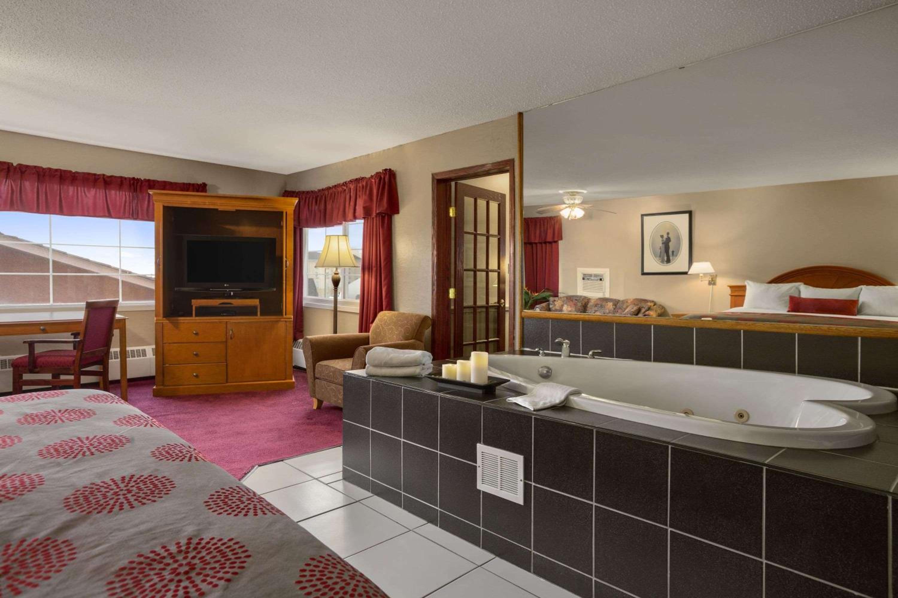 Prince Albert Vacations - South Hill Lodge - Property Image 59