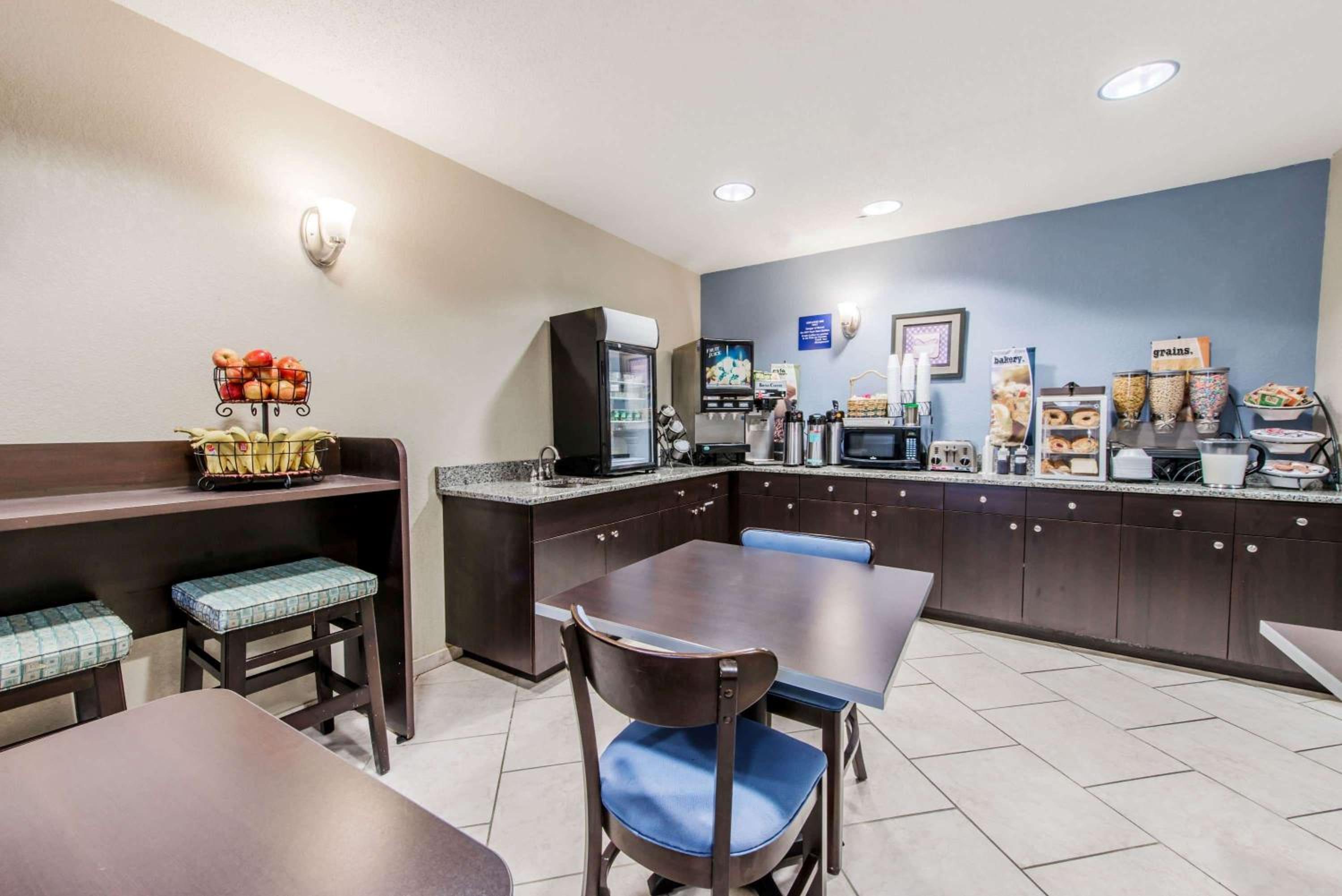 Georgetown Vacations - Microtel Inn Georgetown - Lexington North - Property Image 25