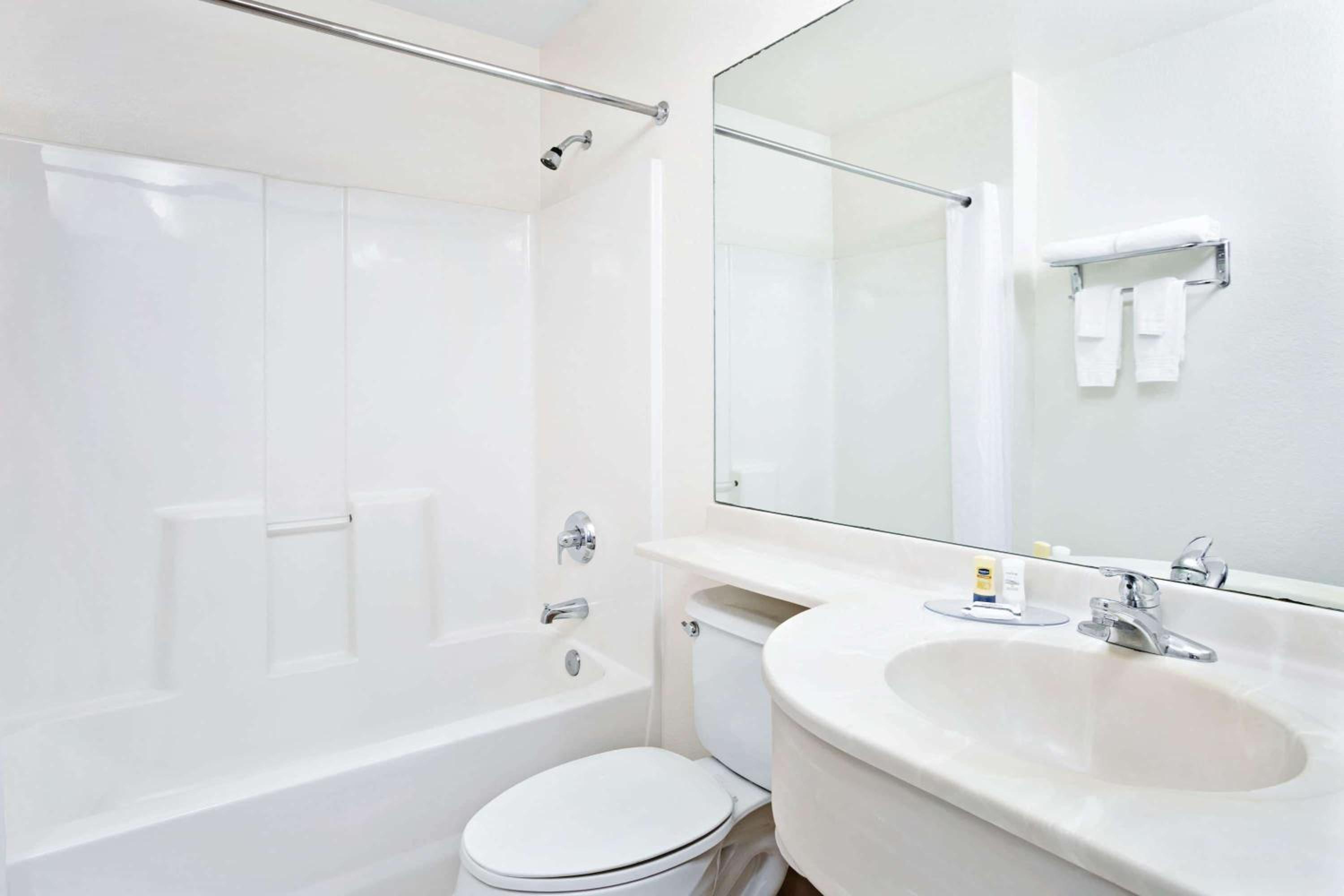 Microtel Inn & Suites, Morgan Hill view 4