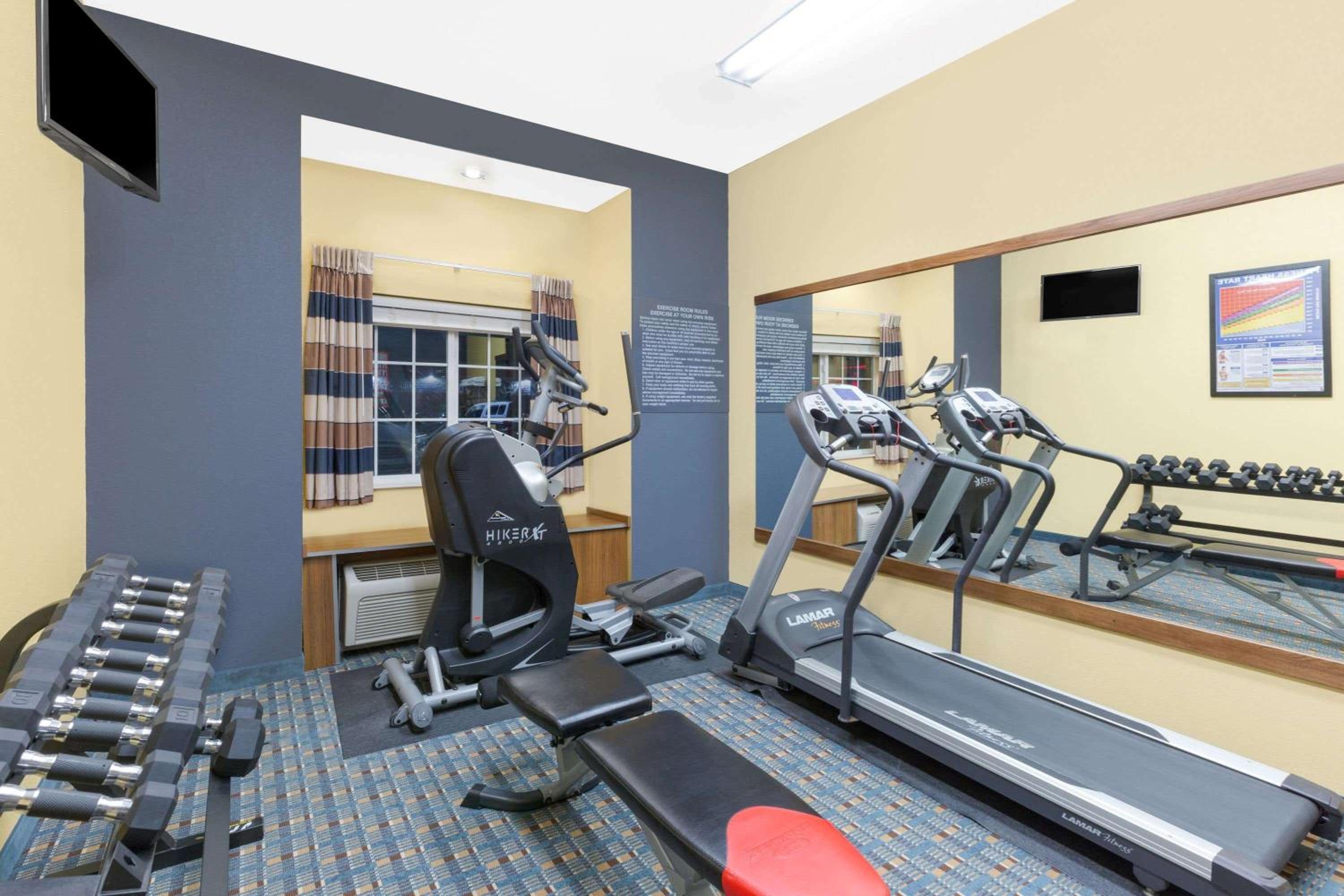 Kearney Vacations - Microtel Inn  Suites - Kearney - Property Image 2