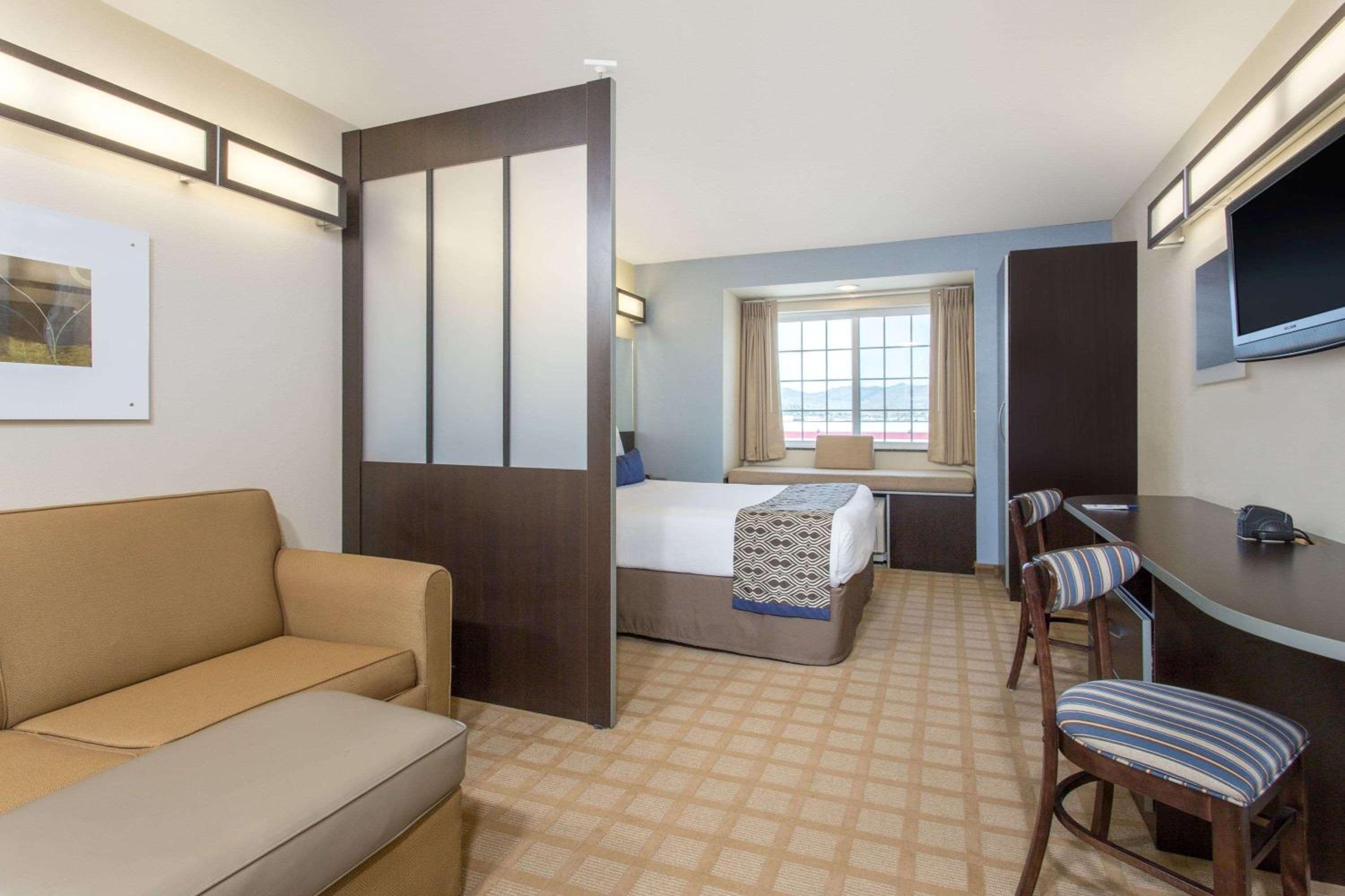 Klamath Falls Vacations - Microtel Inn  Suites by Wyndham Klamath Falls - Property Image 3