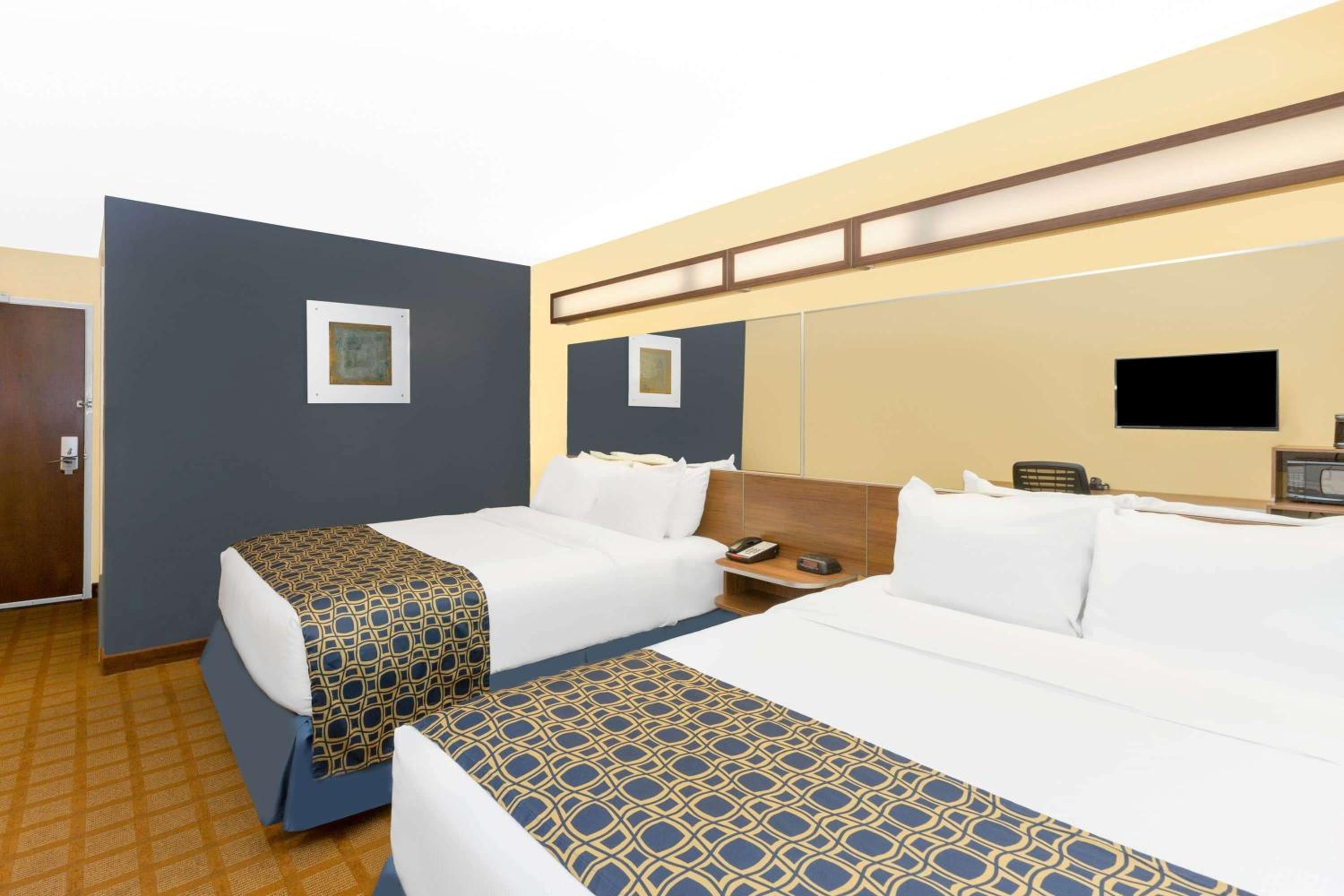 Kearney Vacations - Microtel Inn  Suites - Kearney - Property Image 3