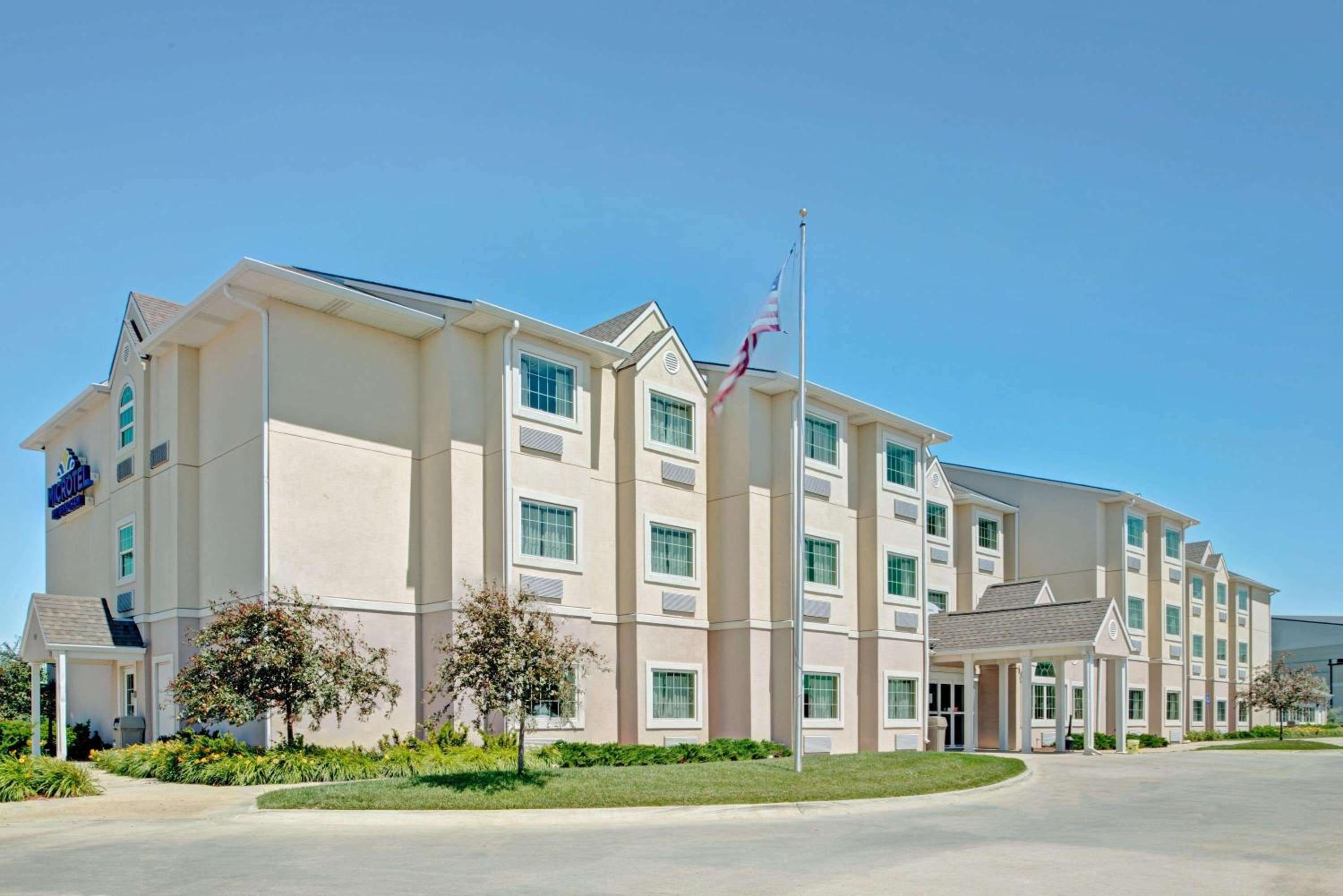 Council Bluffs Vacations - Microtel Inn Suites by Wyndham Bluffs - Property Image 49