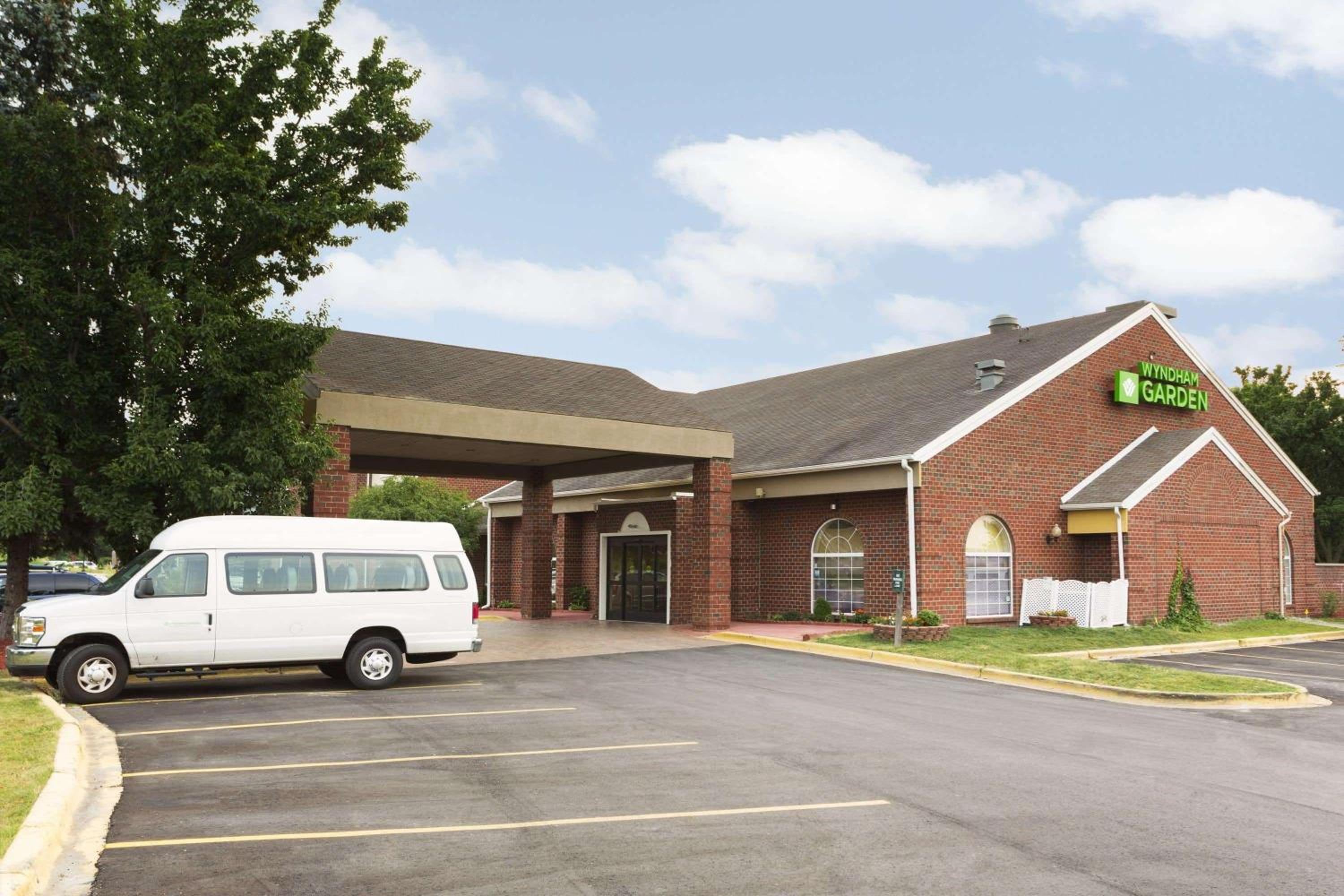 Hotel Wyndham Garden Grand Rapids Airport - Image 1