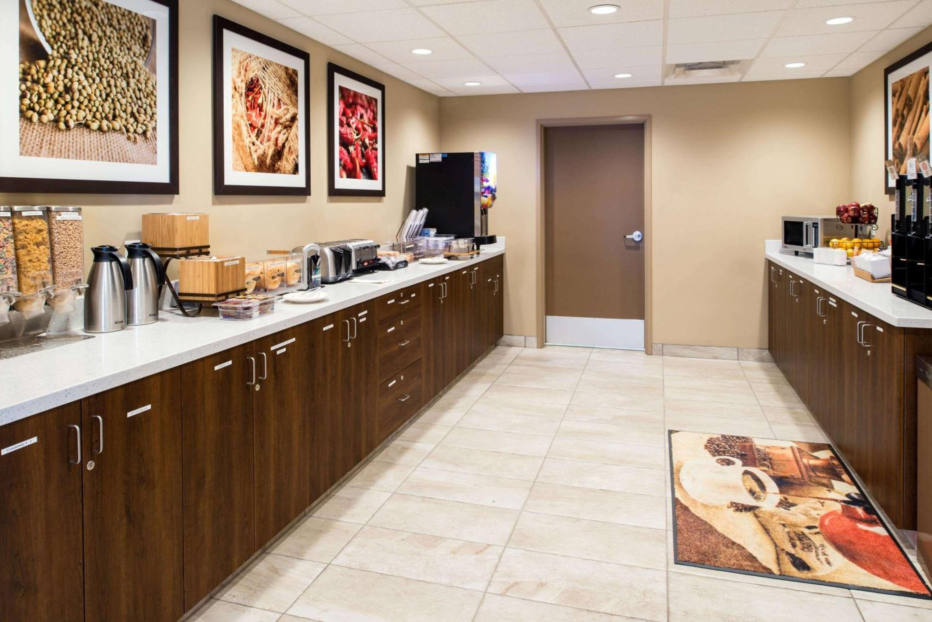 Red Deer Vacations - Microtel Inn  Suites by Wyndham Red Deer - Property Image 6