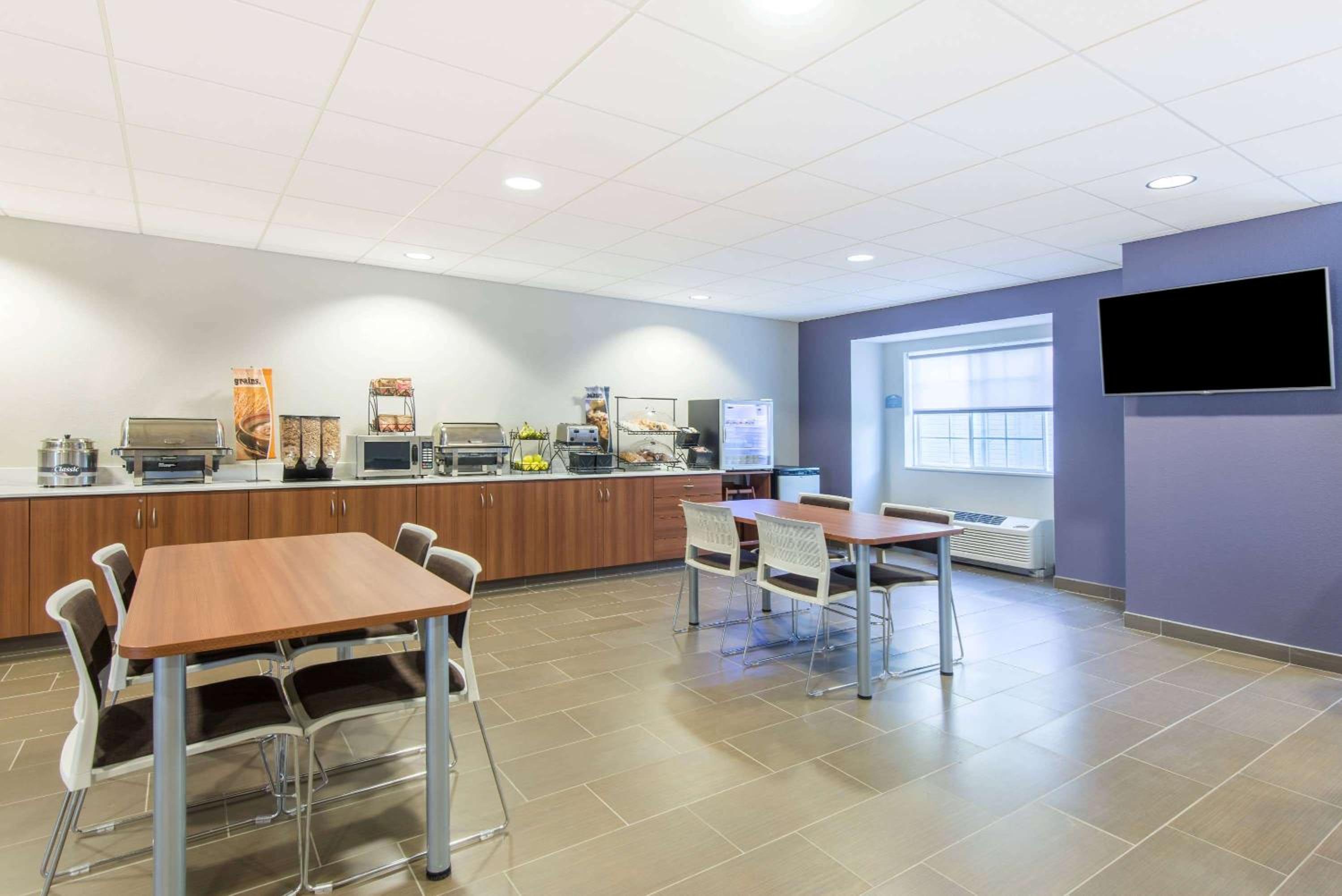 Microtel Inn & Suites by Wyndham Cadiz