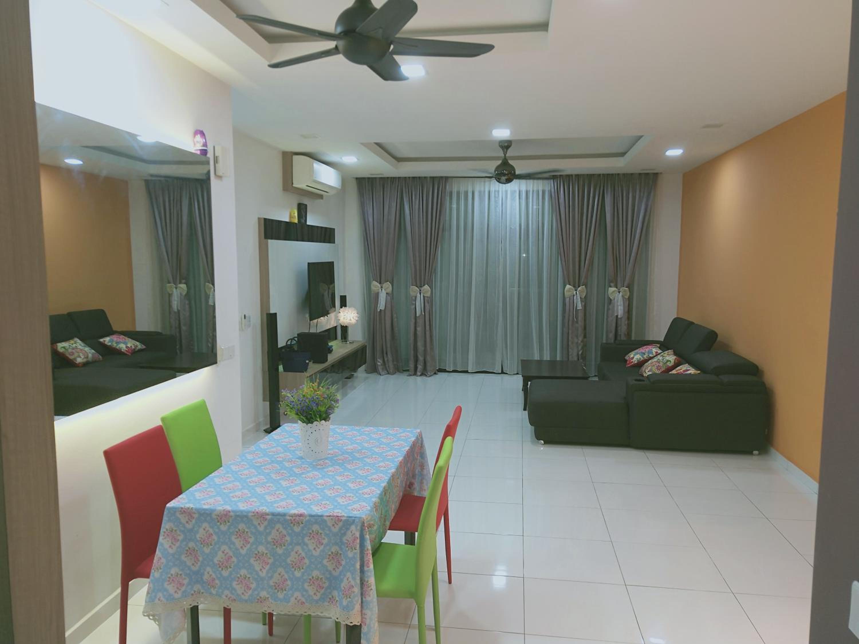 Sky Loft Premium Bukit Indah with Garden View & Nflix HBO A30