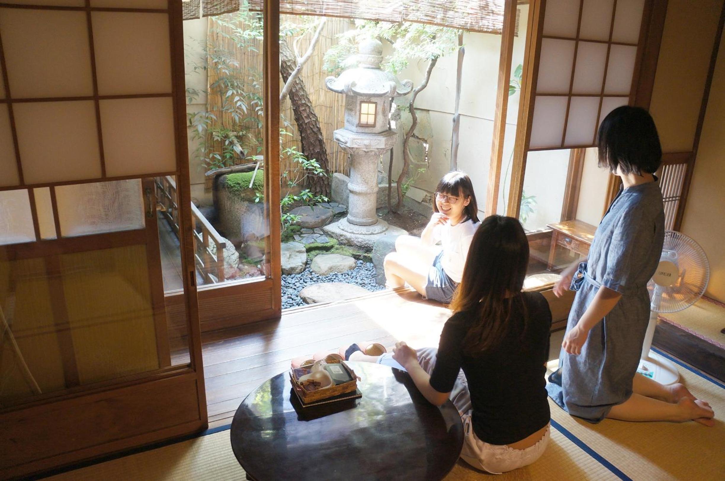 Guesthouse Itoya Kyoto view 2