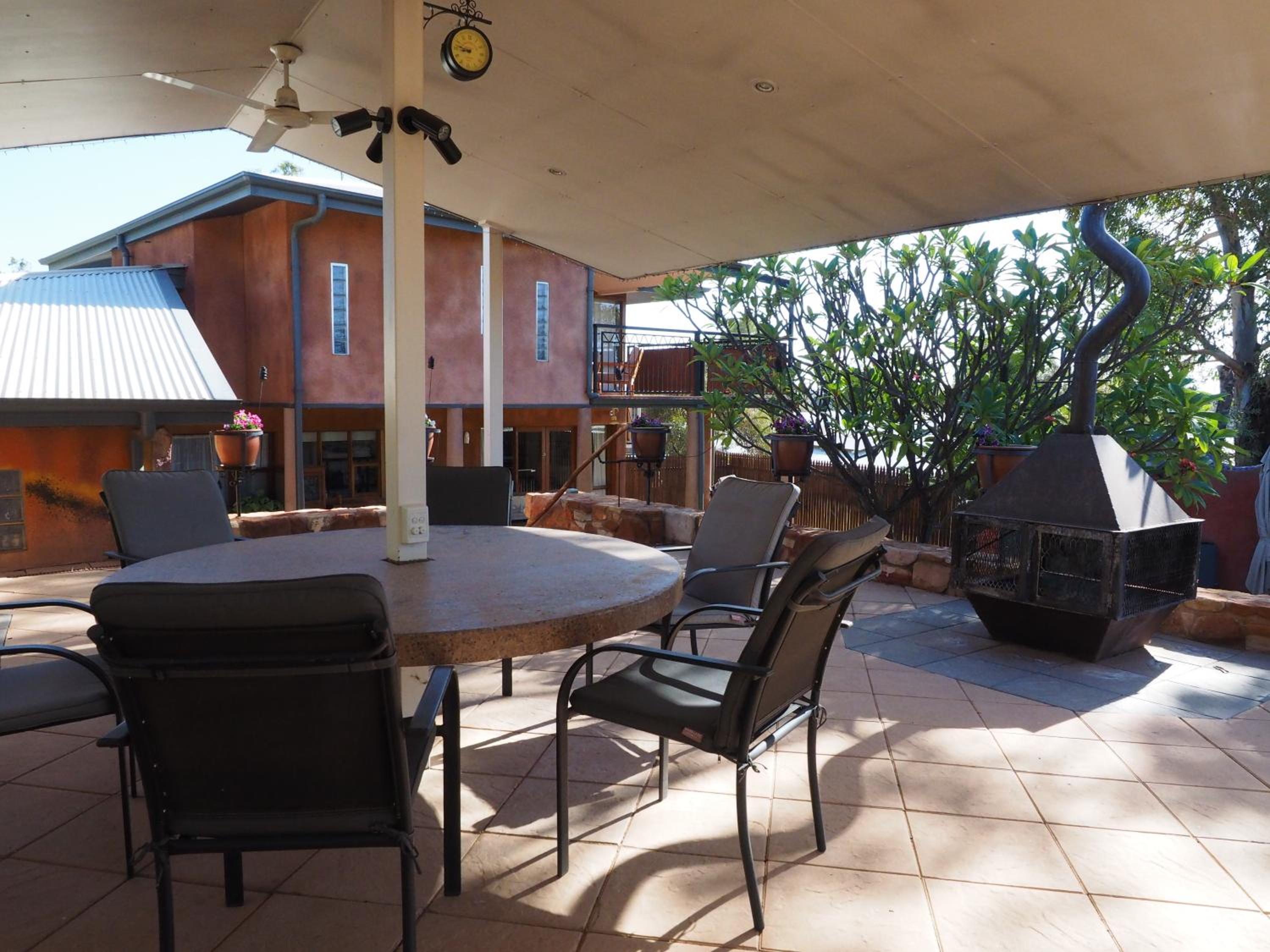 Alice Springs Vacations - Wilmots on Dixon - Property Image 2