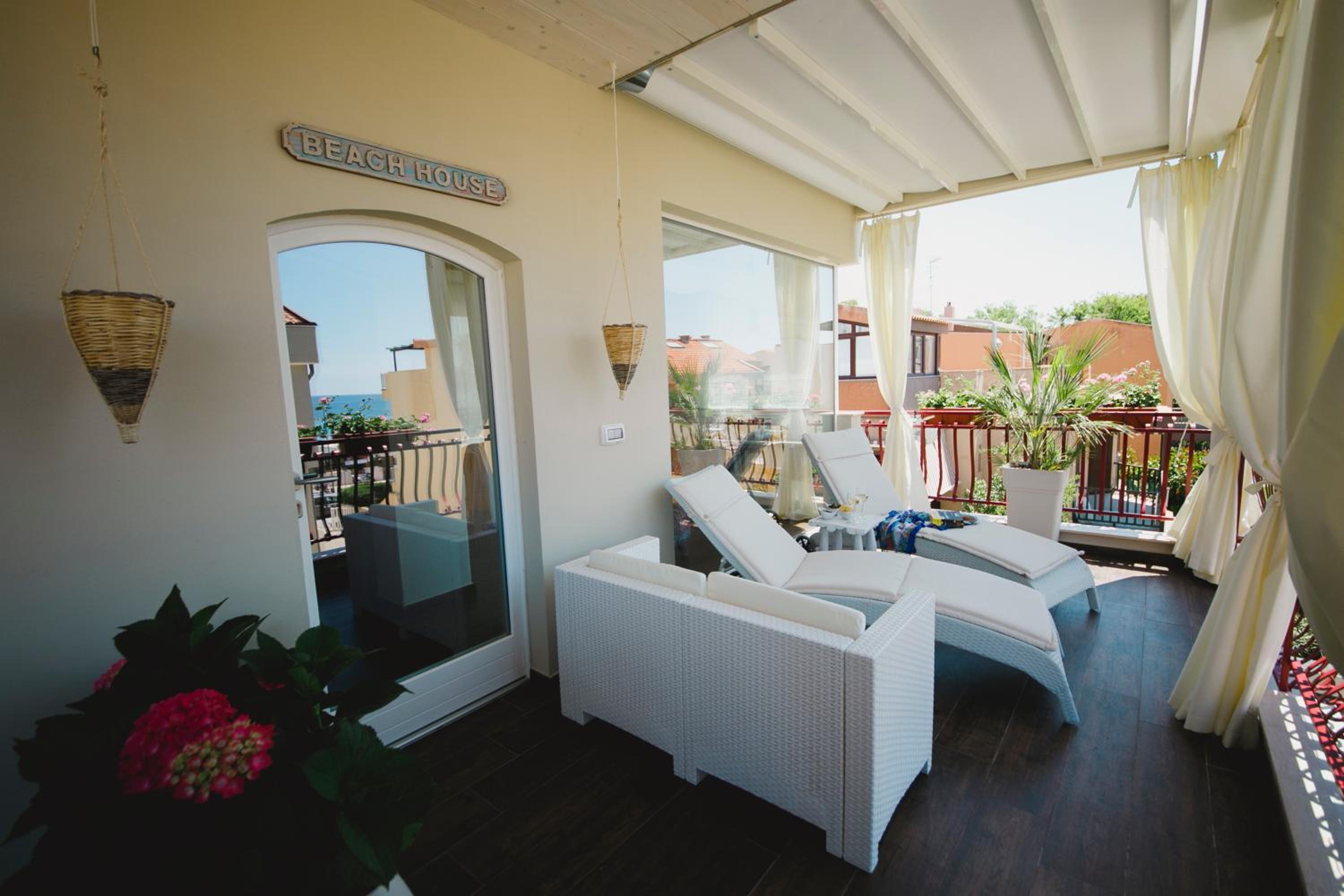 S'Arena Dorada Deluxe Apartment view 4