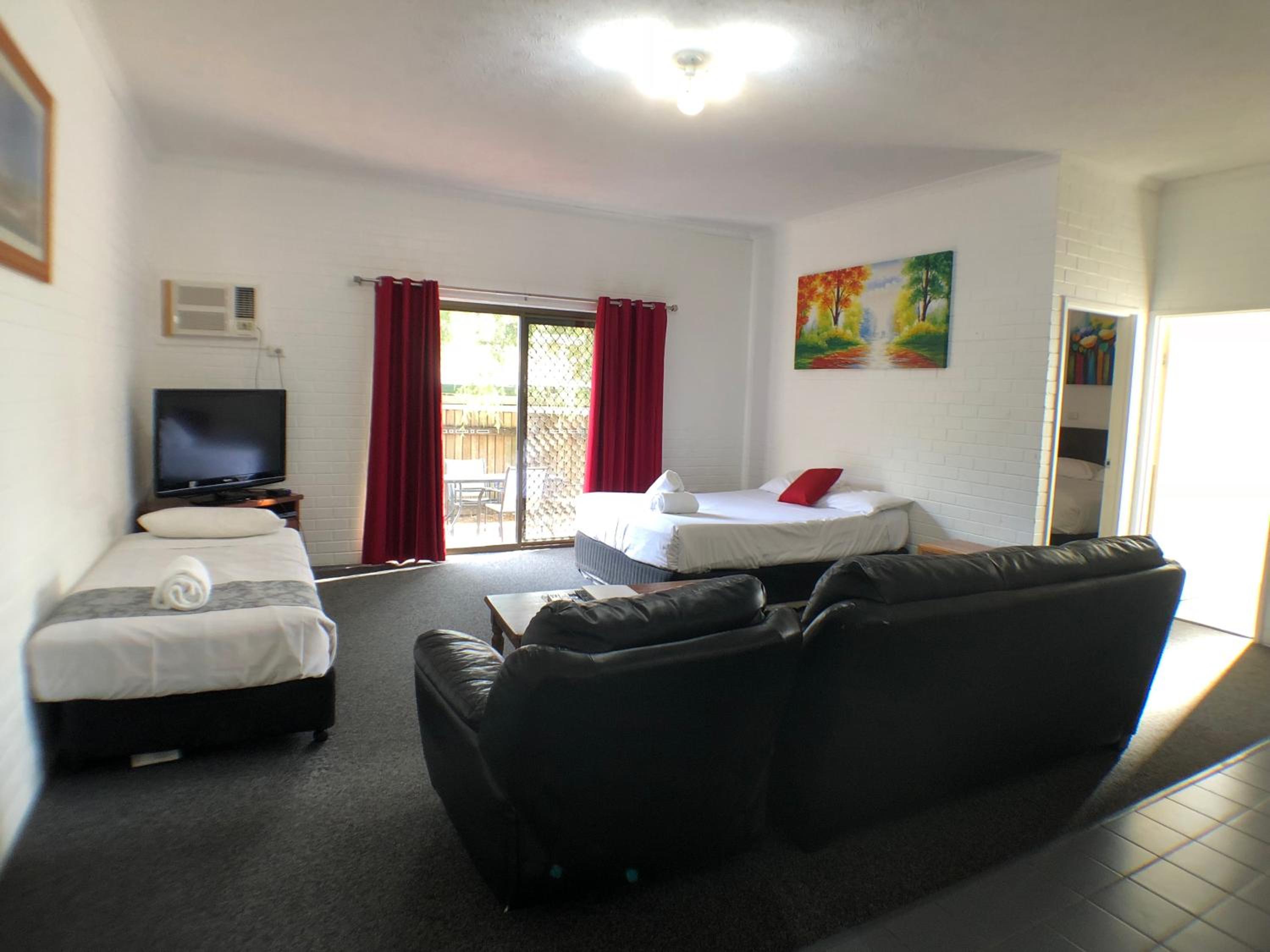 Allan Cunningham Motel