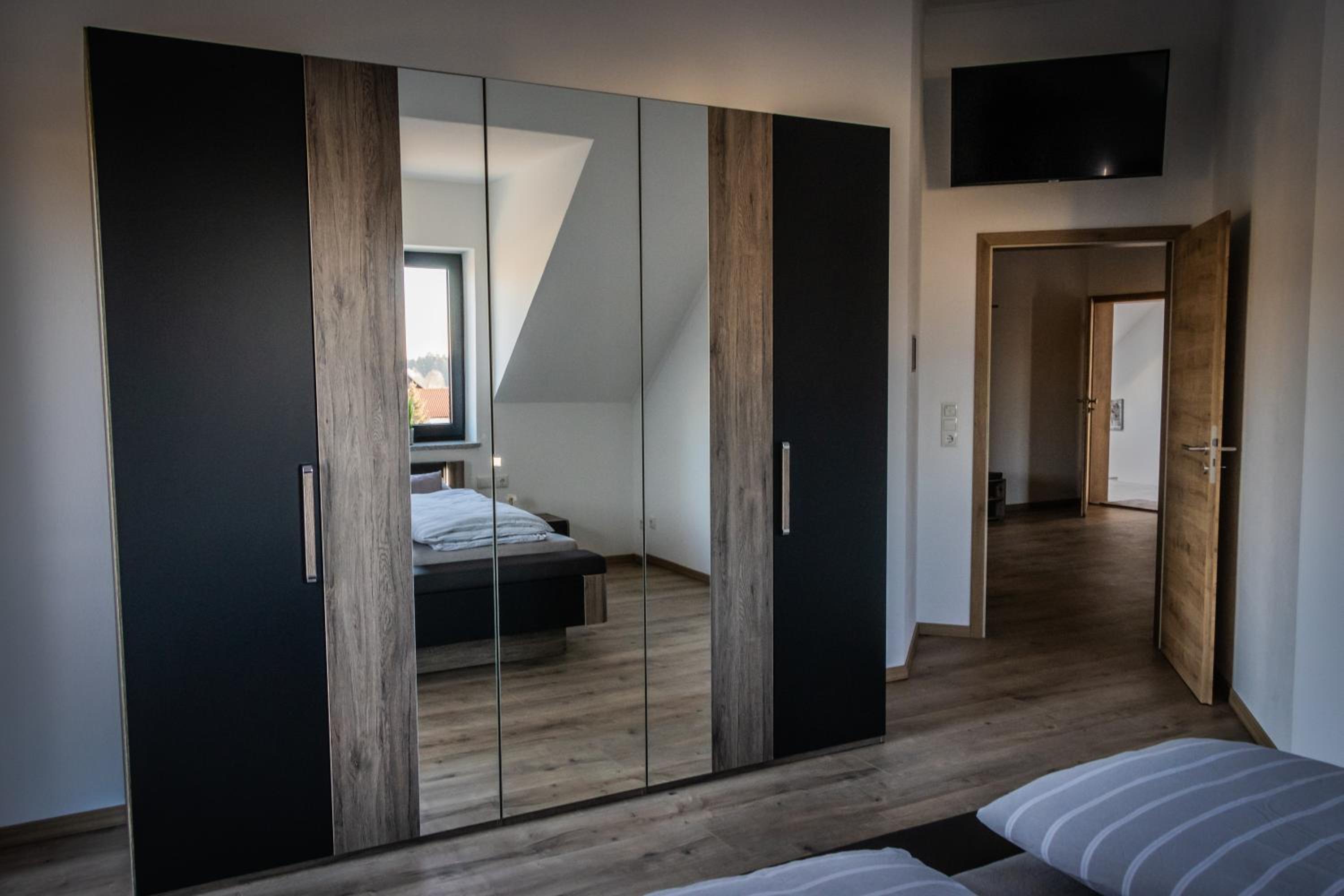 Landhaus Ferienwohnungen mit Pool und Wellness