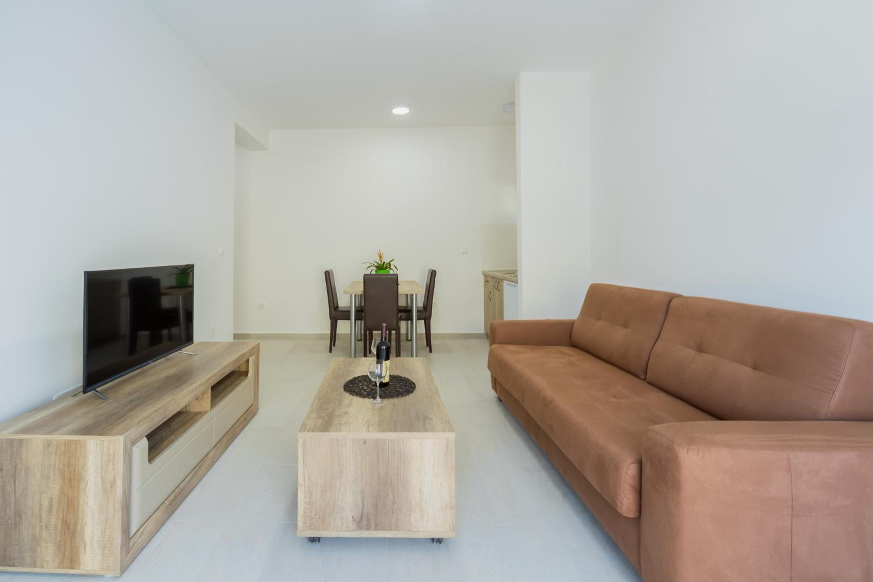 GREJM Lux Family Apartments view 2