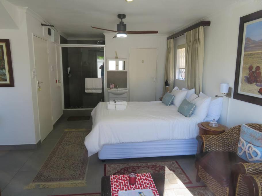 Hermanus Vacations - Dawn's Place - Property Image 11