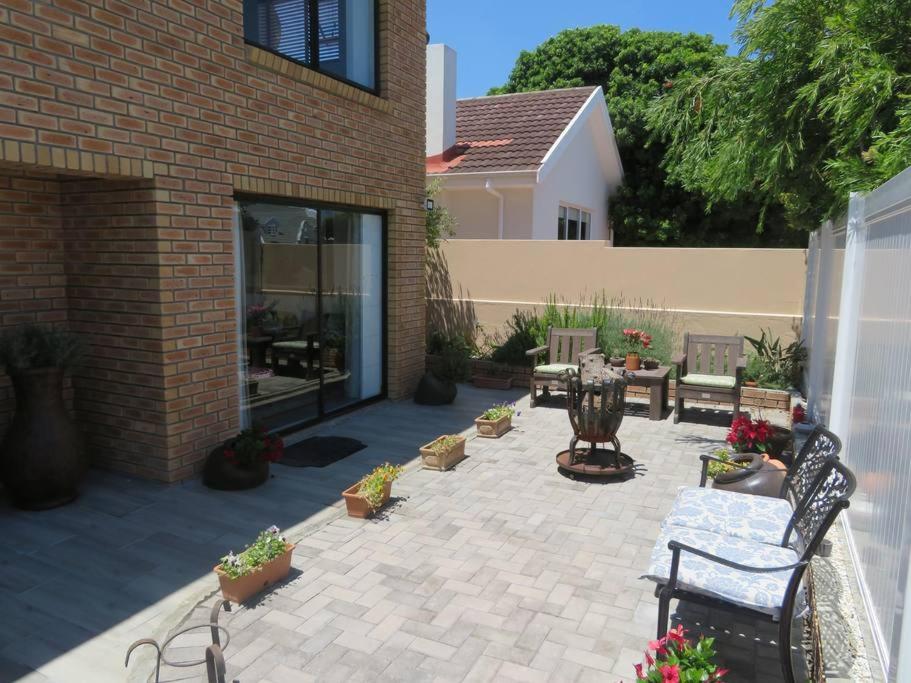 Hermanus Vacations - Dawn's Place - Property Image 13