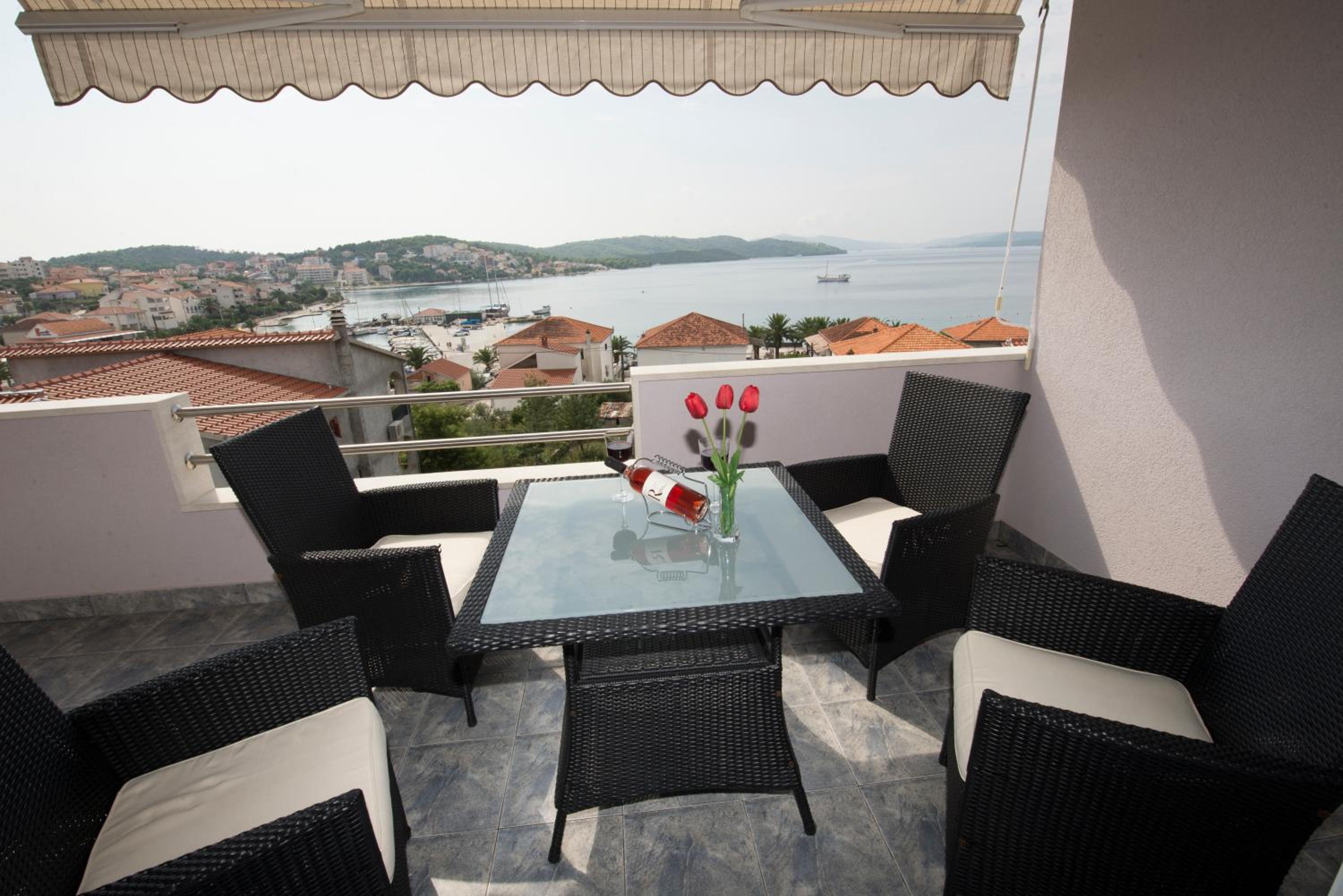 Copacabana Beach Apartments view 2