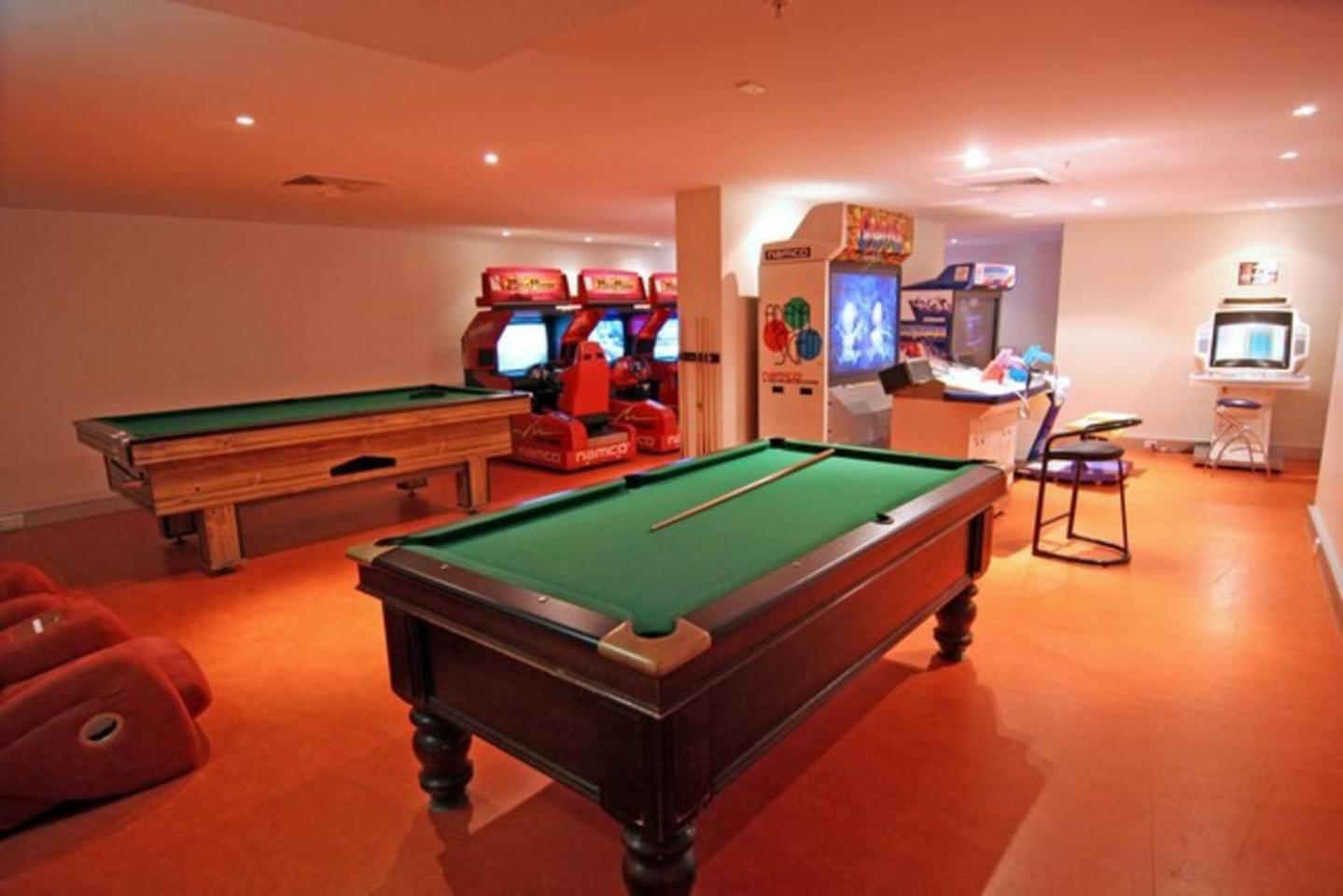 Beach Stay - Ocean & Riverview resort Chevron Renaissance central Surfers Paradise