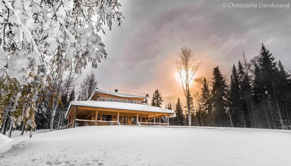 Chalet TAO par Les Chalets Spa Canada view 2