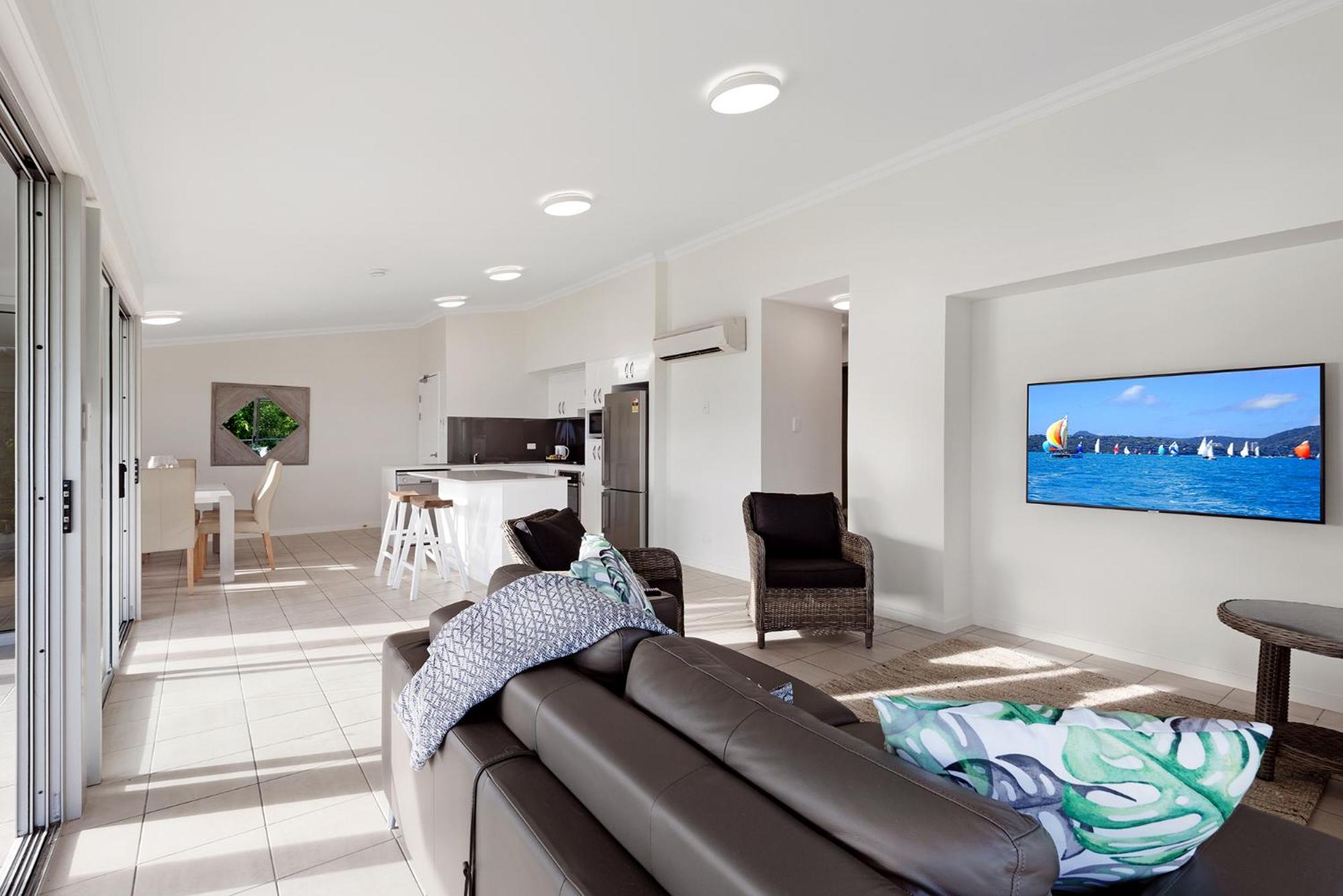 Oasis Apartments on Hamilton Island by HIHA