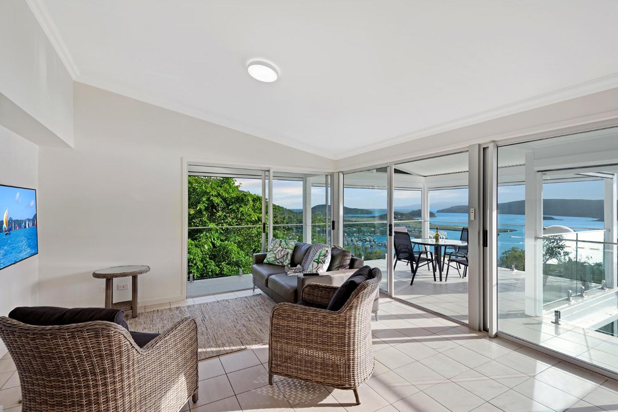 Oasis Apartments on Hamilton Island by HIHA