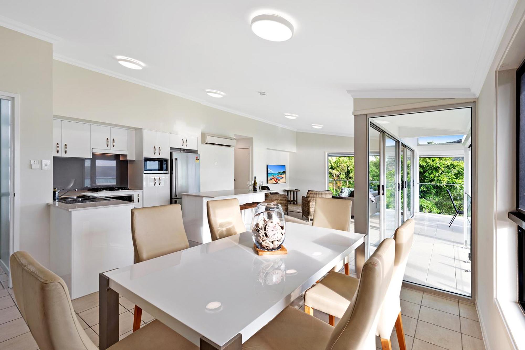 Oasis Apartments on Hamilton Island by HIHA