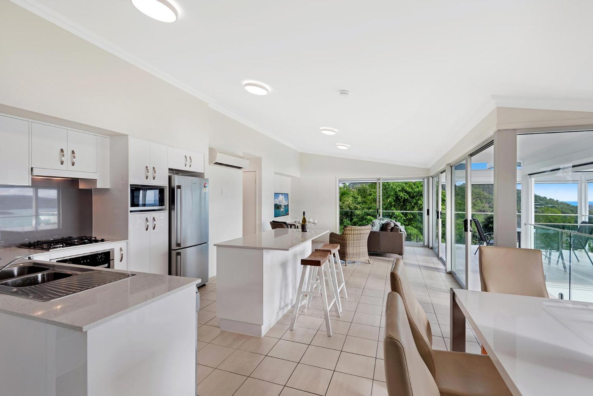 Oasis Apartments on Hamilton Island by HIHA