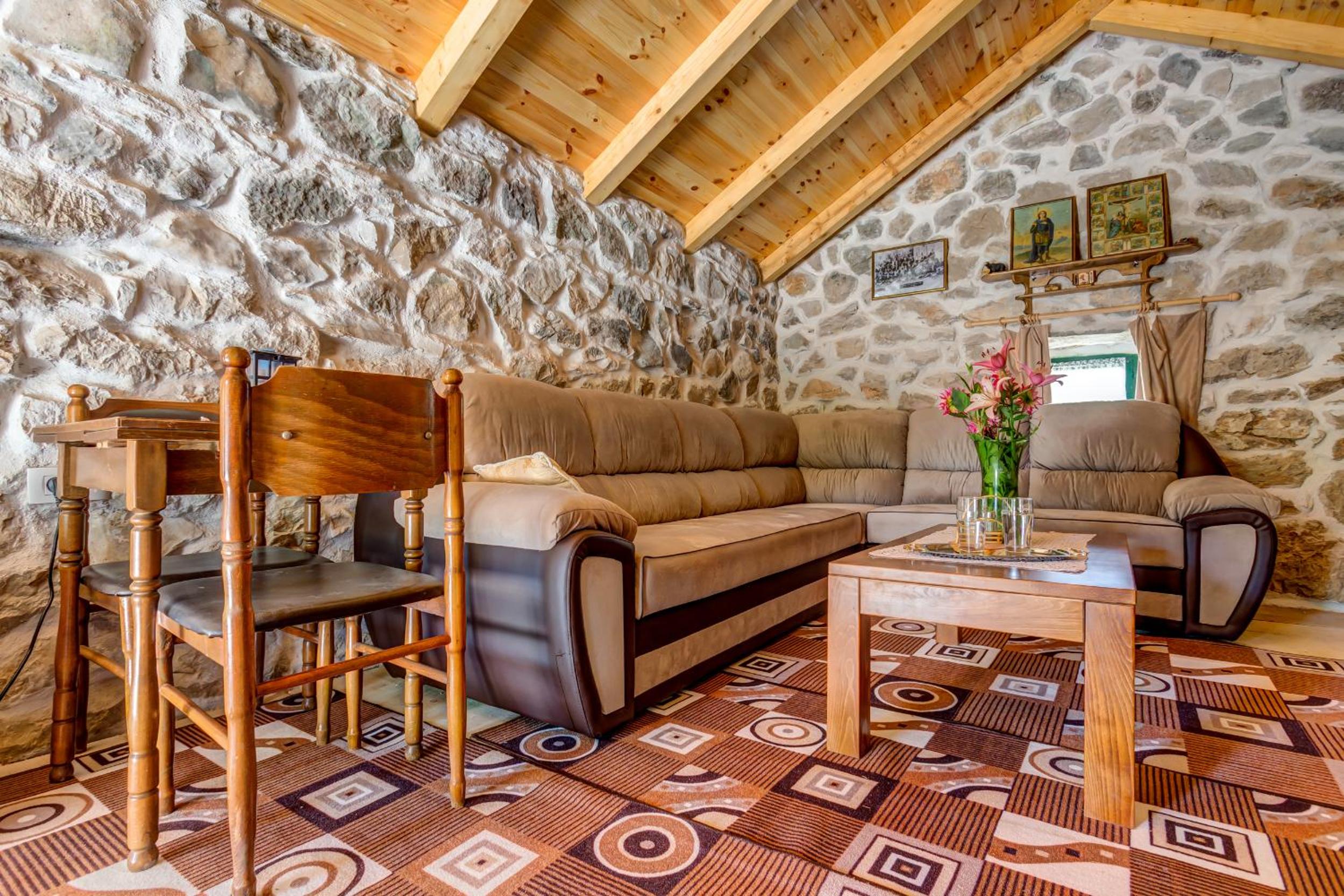 Ethno House Kosic view 3