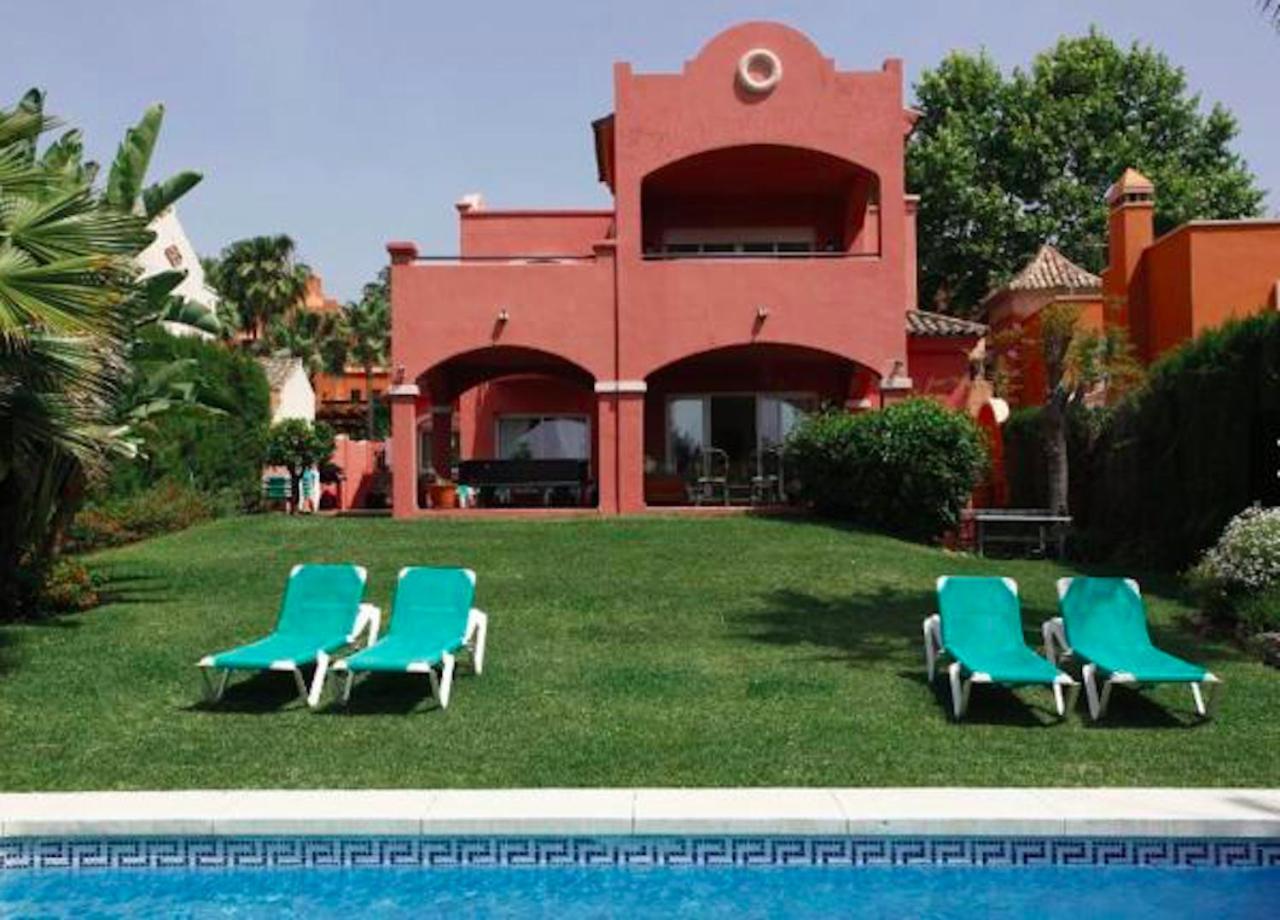 Villa 9 La Alzambra-Puerto Banus view 4