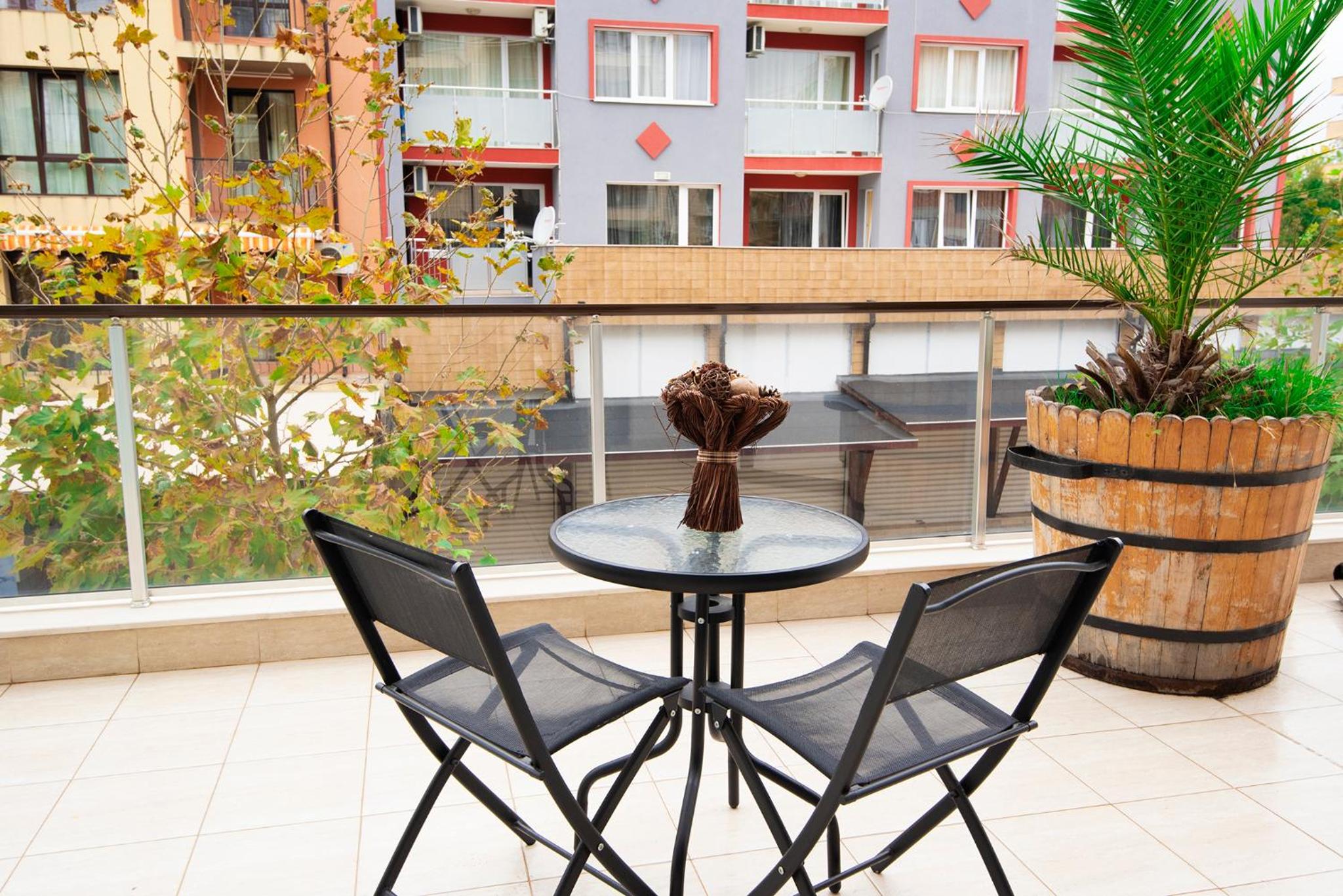 Green Paradise Deluxe Apartments
