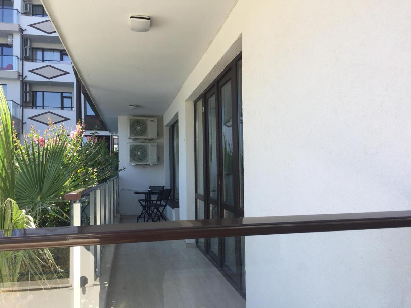 Green Paradise Deluxe Apartments