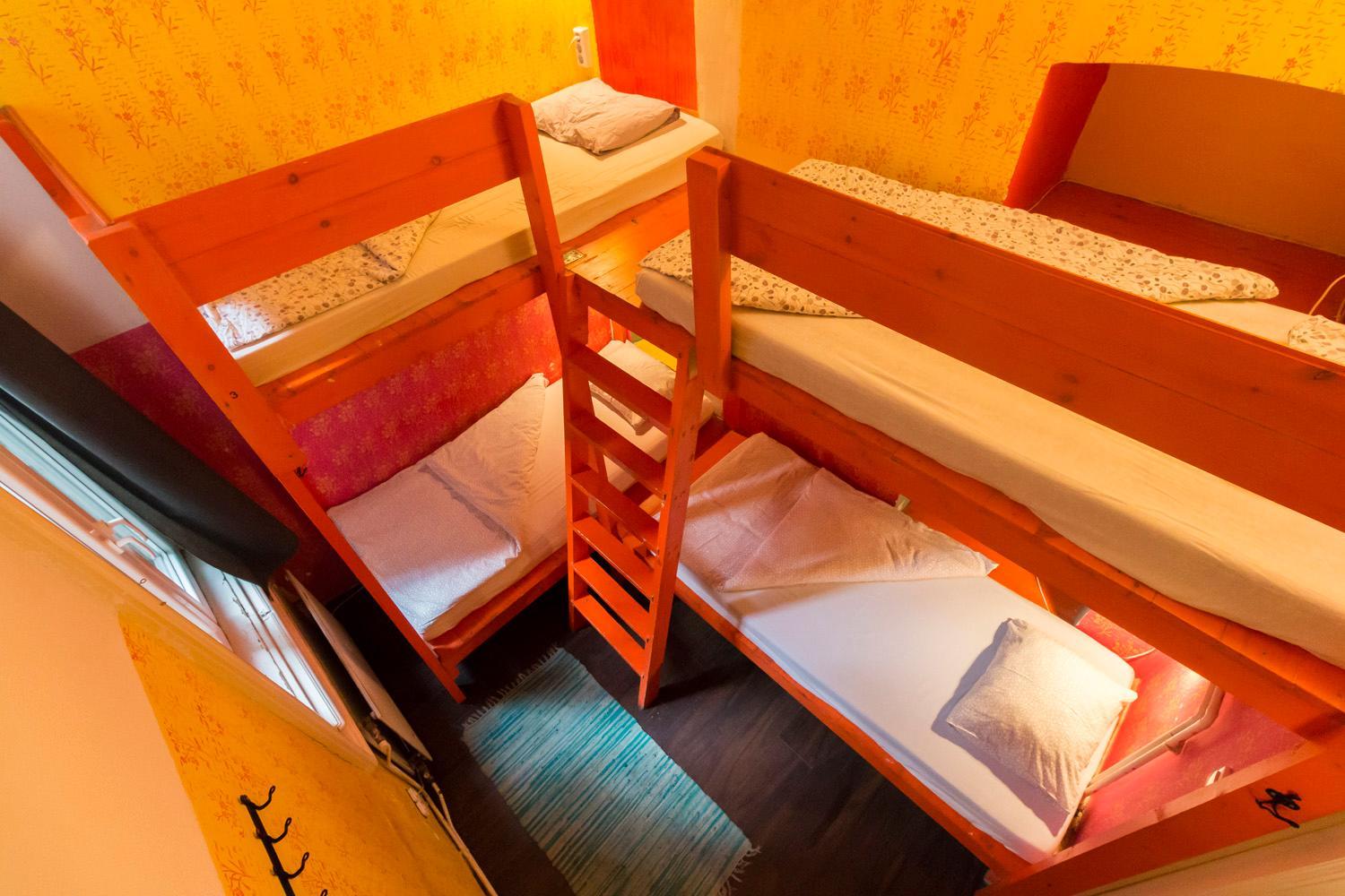 Baroque Hostel & Coworking