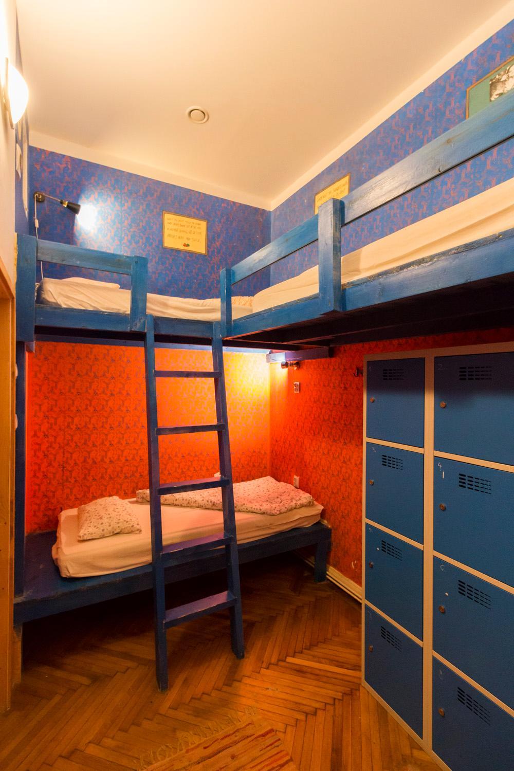 Baroque Hostel & Coworking