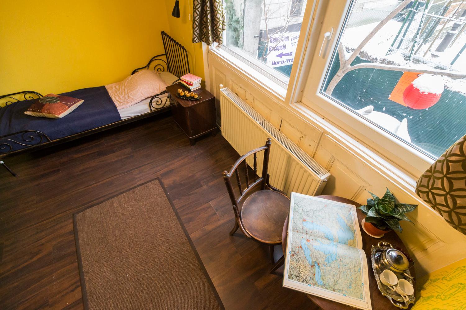 Baroque Hostel & Coworking