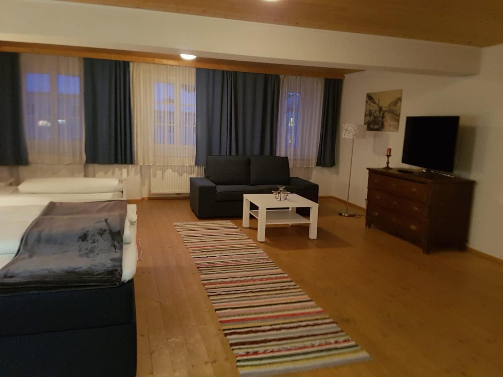 Pension Sunnseitn - Gasthof - Café - Weinkeller