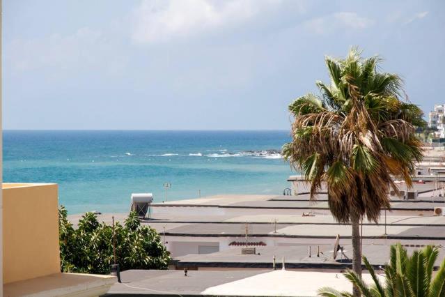 Spectacular penthouse in front of the sea, 200 m2 terrace - Arruzafa Playa