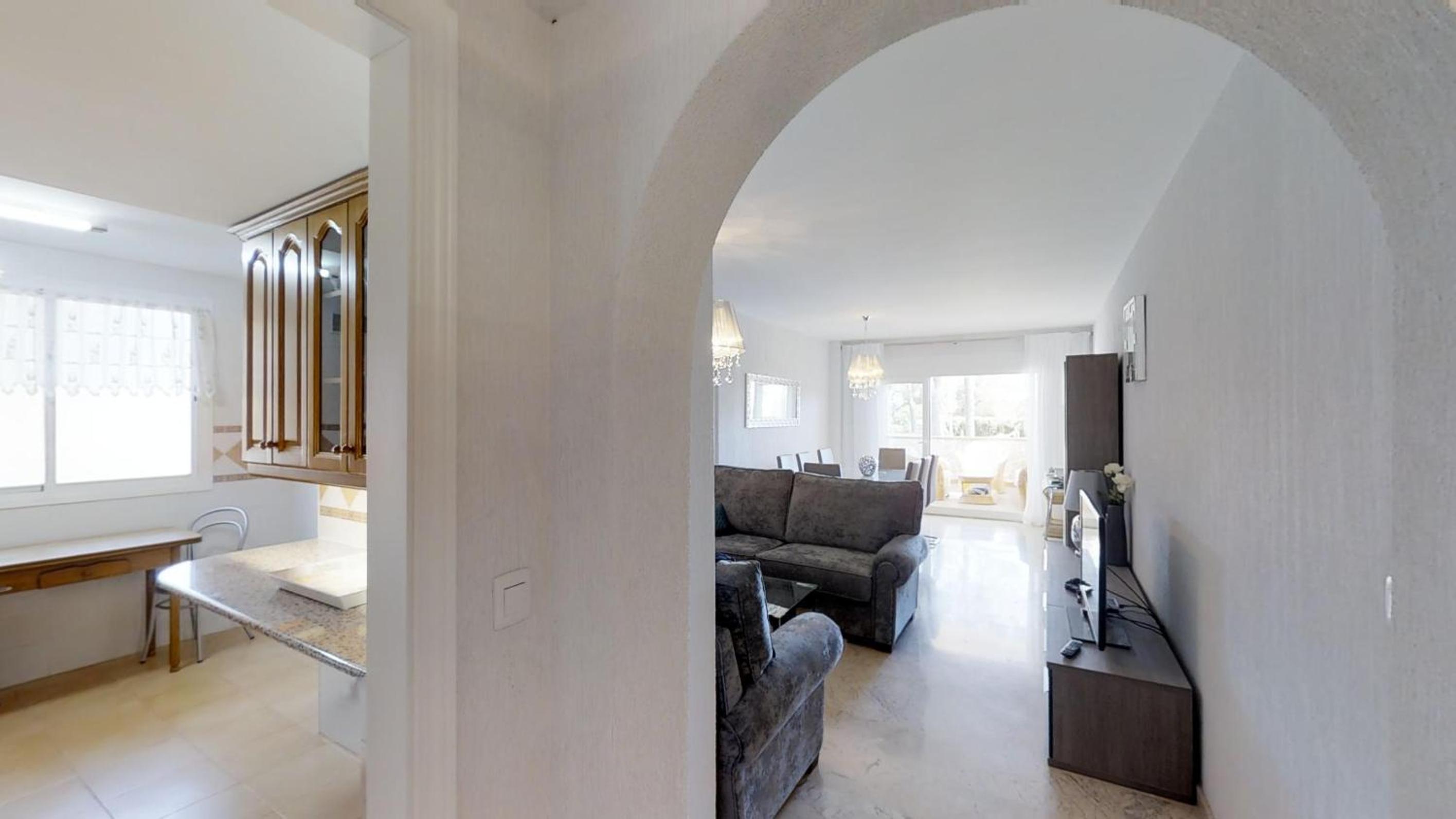 Very nice family apartment, direct pool access view 3
