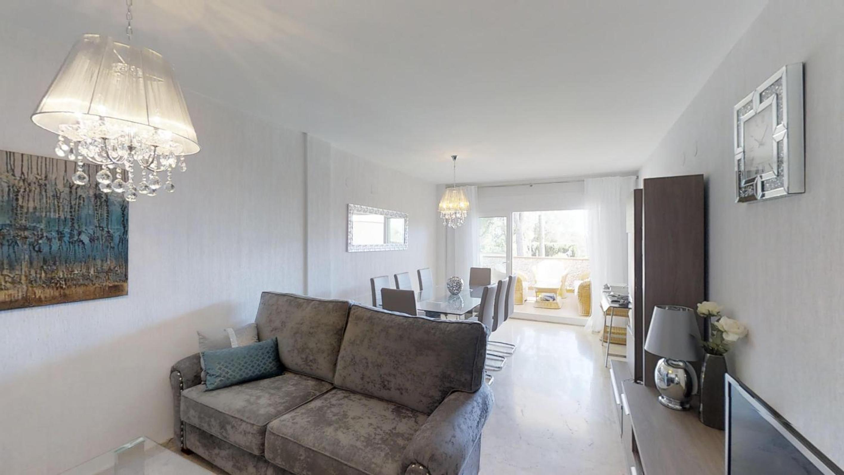Very nice family apartment, direct pool access view 4