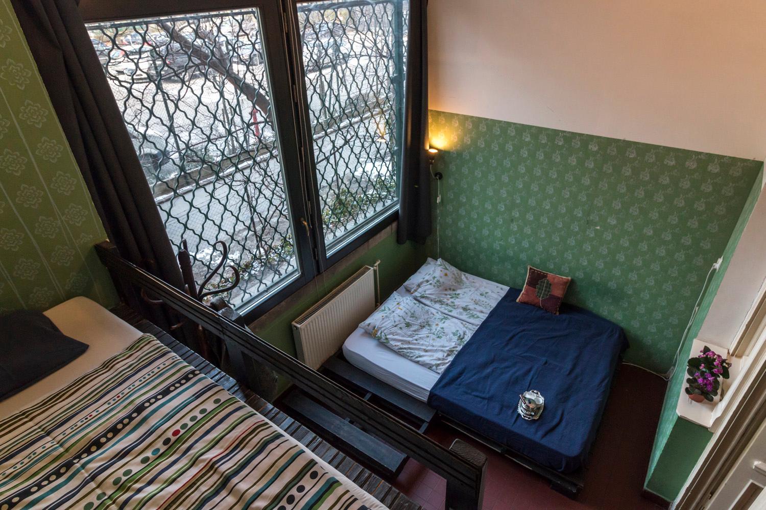 Baroque Hostel & Coworking