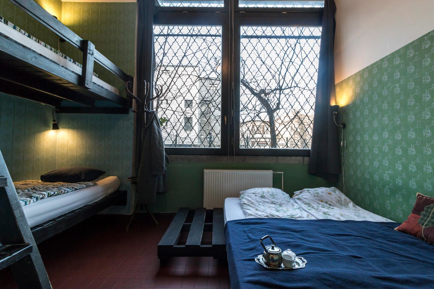 Baroque Hostel & Coworking