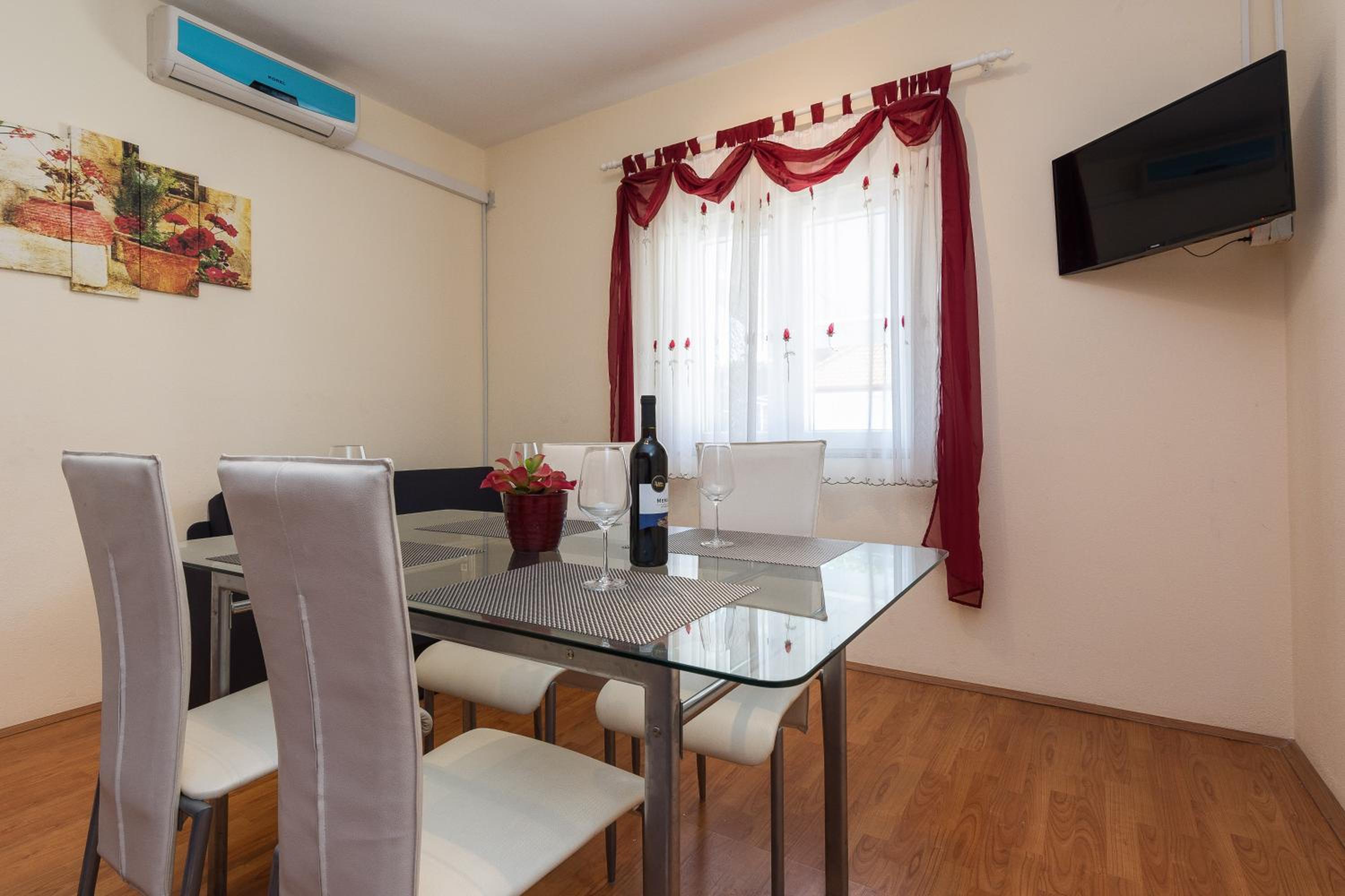 Apartman Mladenka view 5