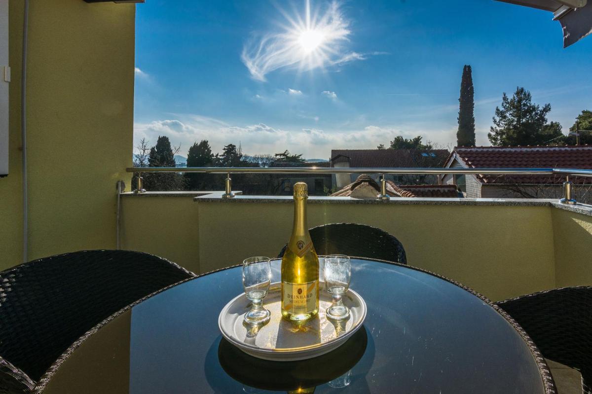 Hotel Apartman Mladenka - Image 1