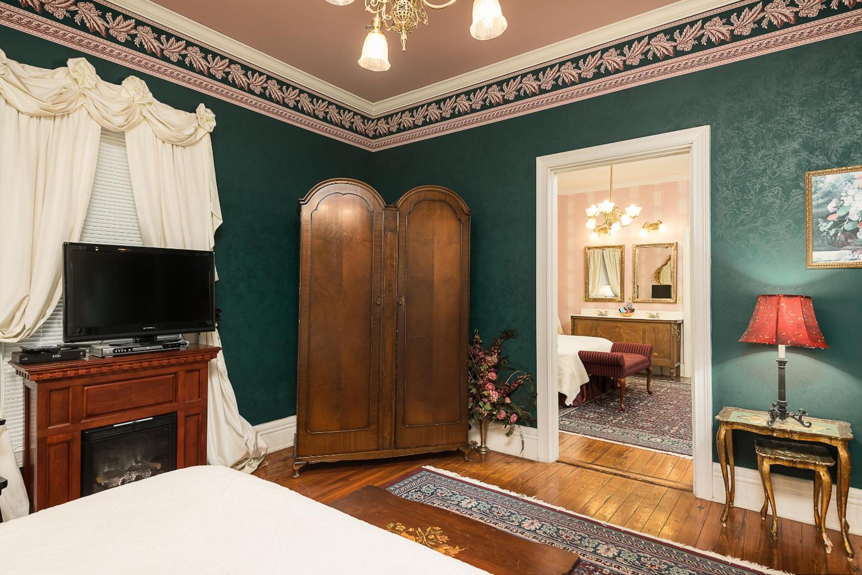 Montgomery Inn BnB, photo 38