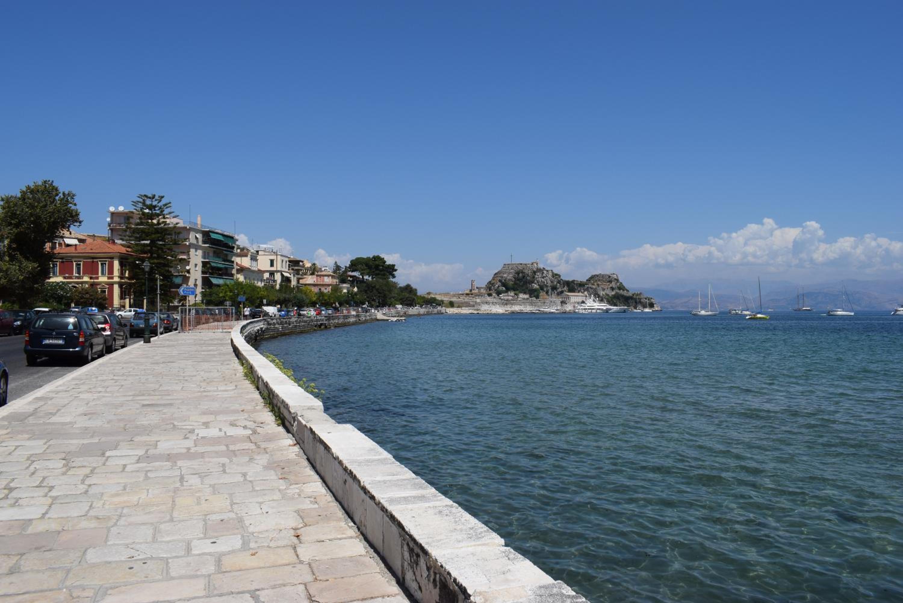 Garitsa Bay Apartment