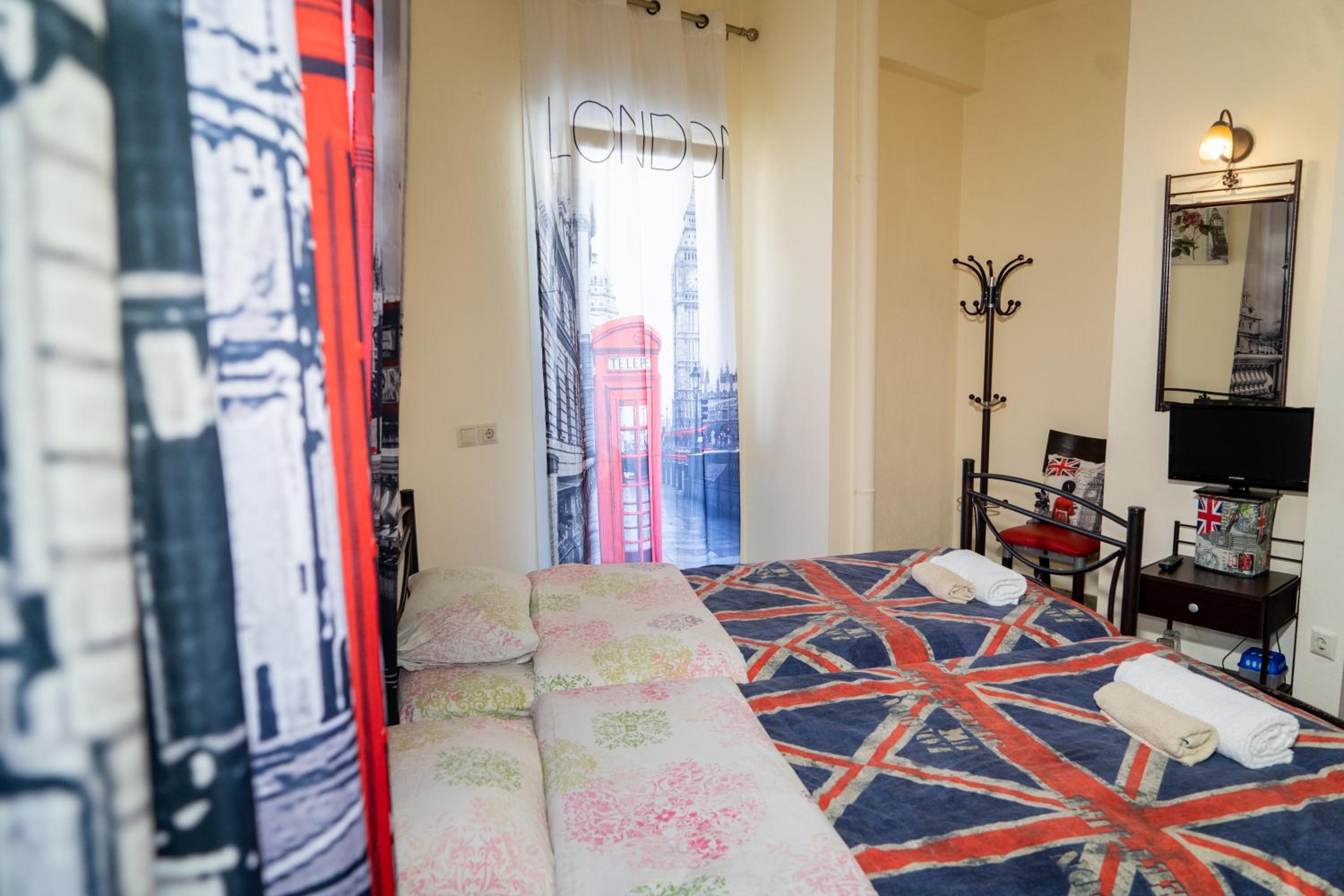 Nomads Rooms