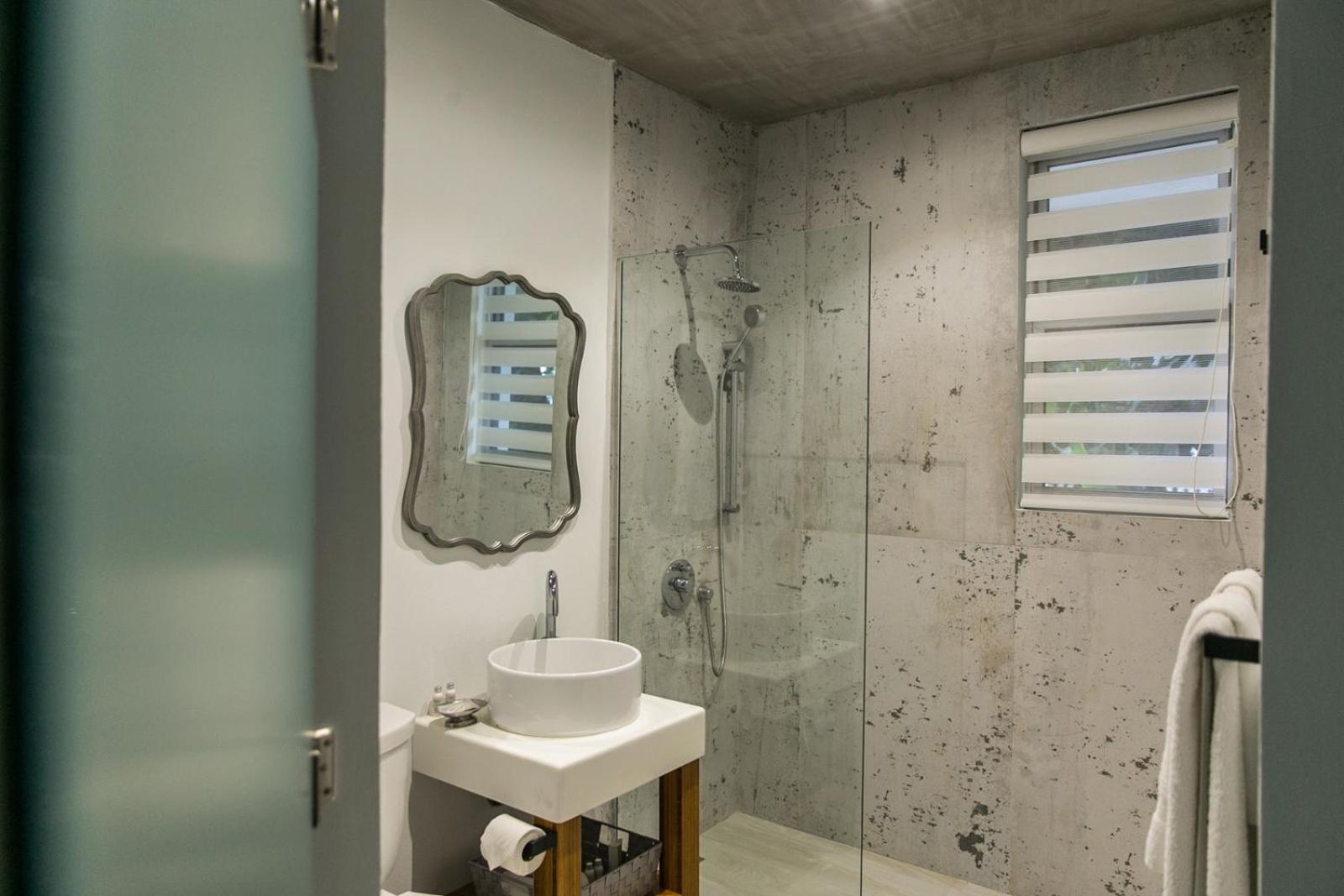 Numero Uno Beach House - Property Image 28