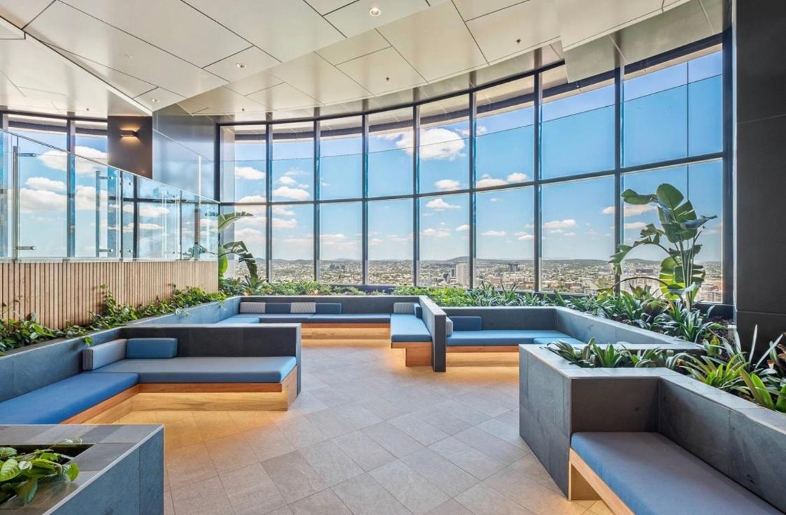 Lvl 50 Skytower Fabulous Views CBD Wifi Carpark by Stylish Stays
