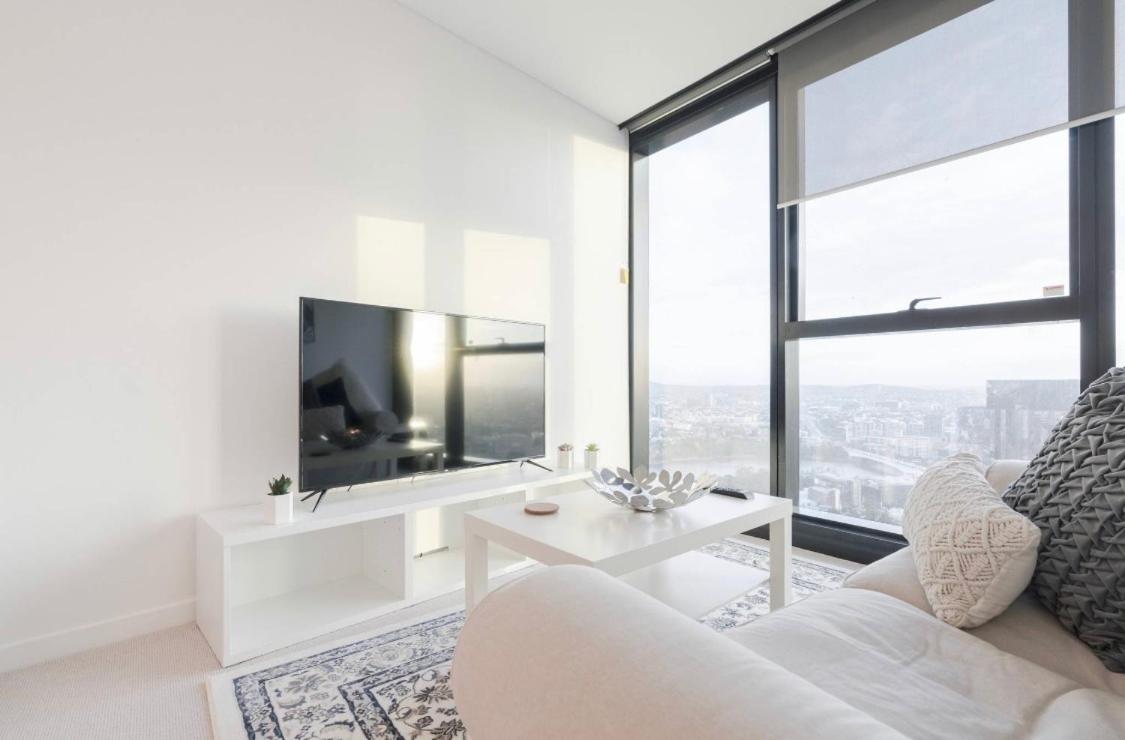 Lvl 50 Skytower Fabulous Views CBD Wifi Carpark by Stylish Stays