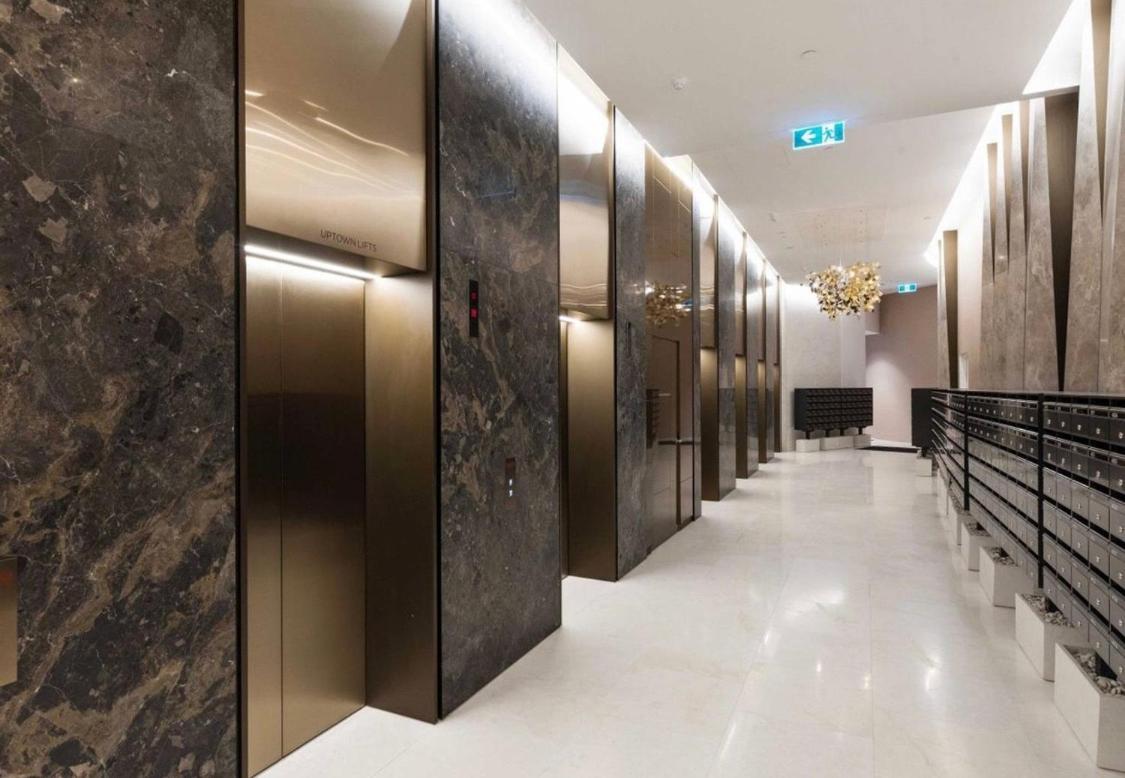 Lvl 50 Skytower Fabulous Views CBD Wifi Carpark by Stylish Stays
