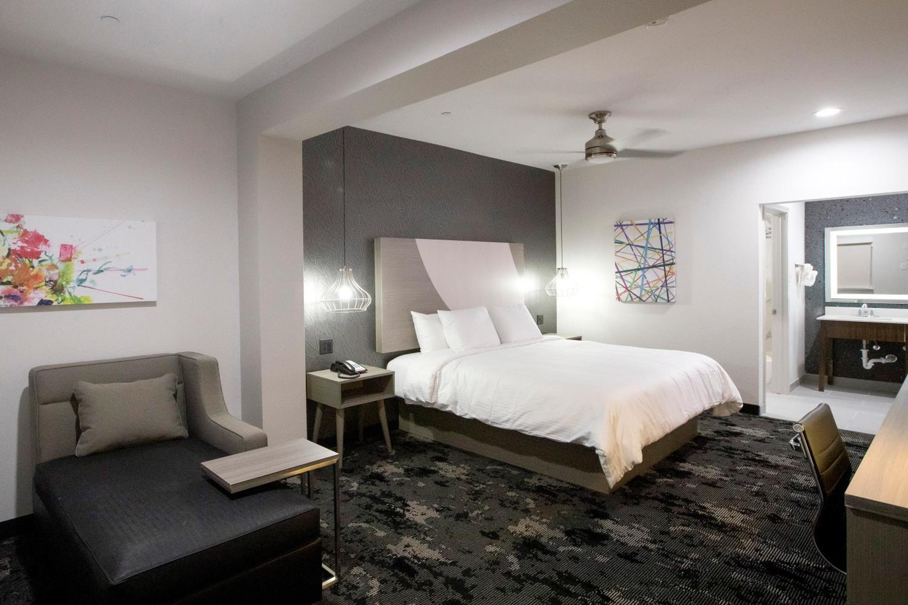 House Hotel