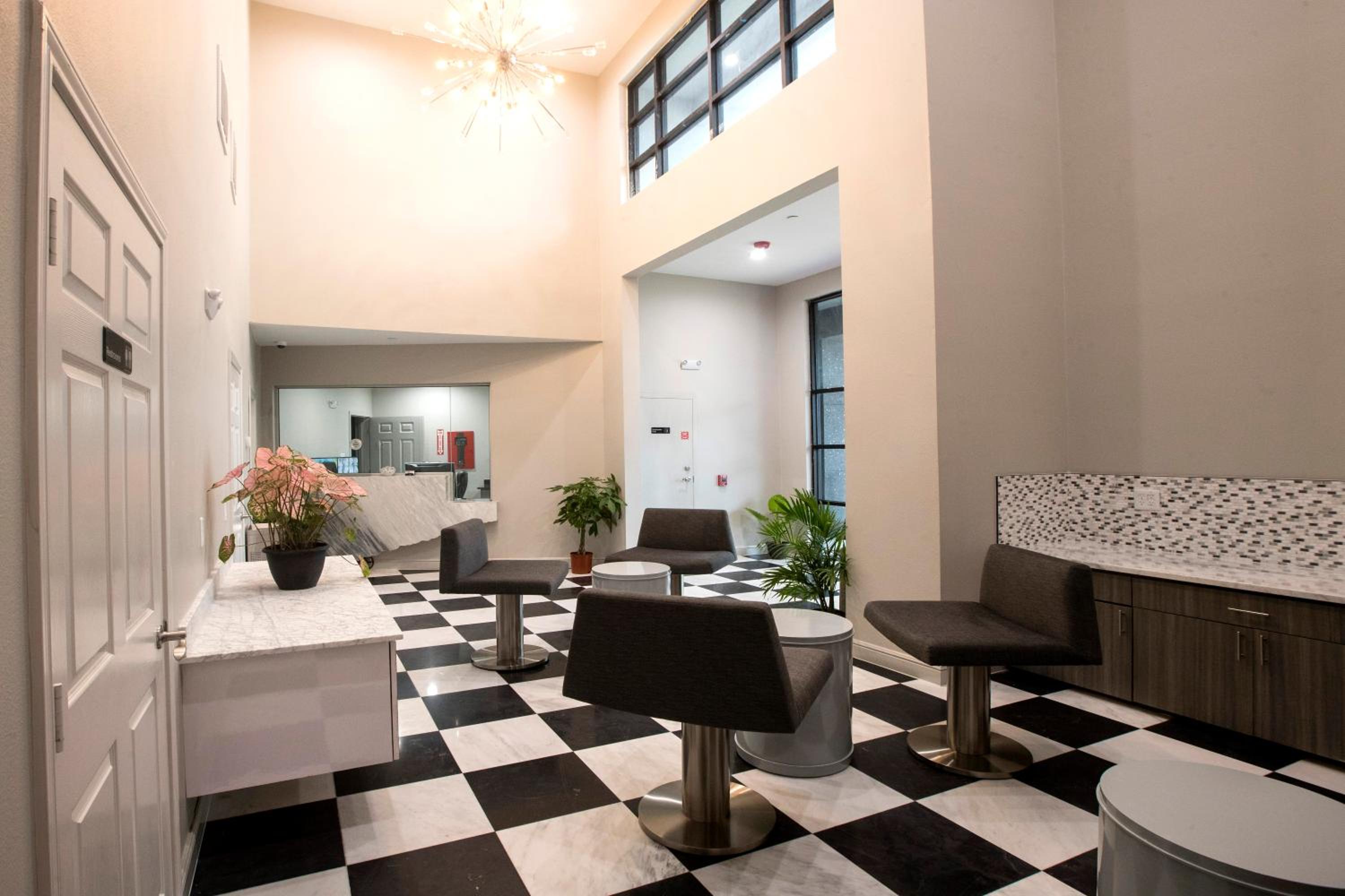 House Hotel